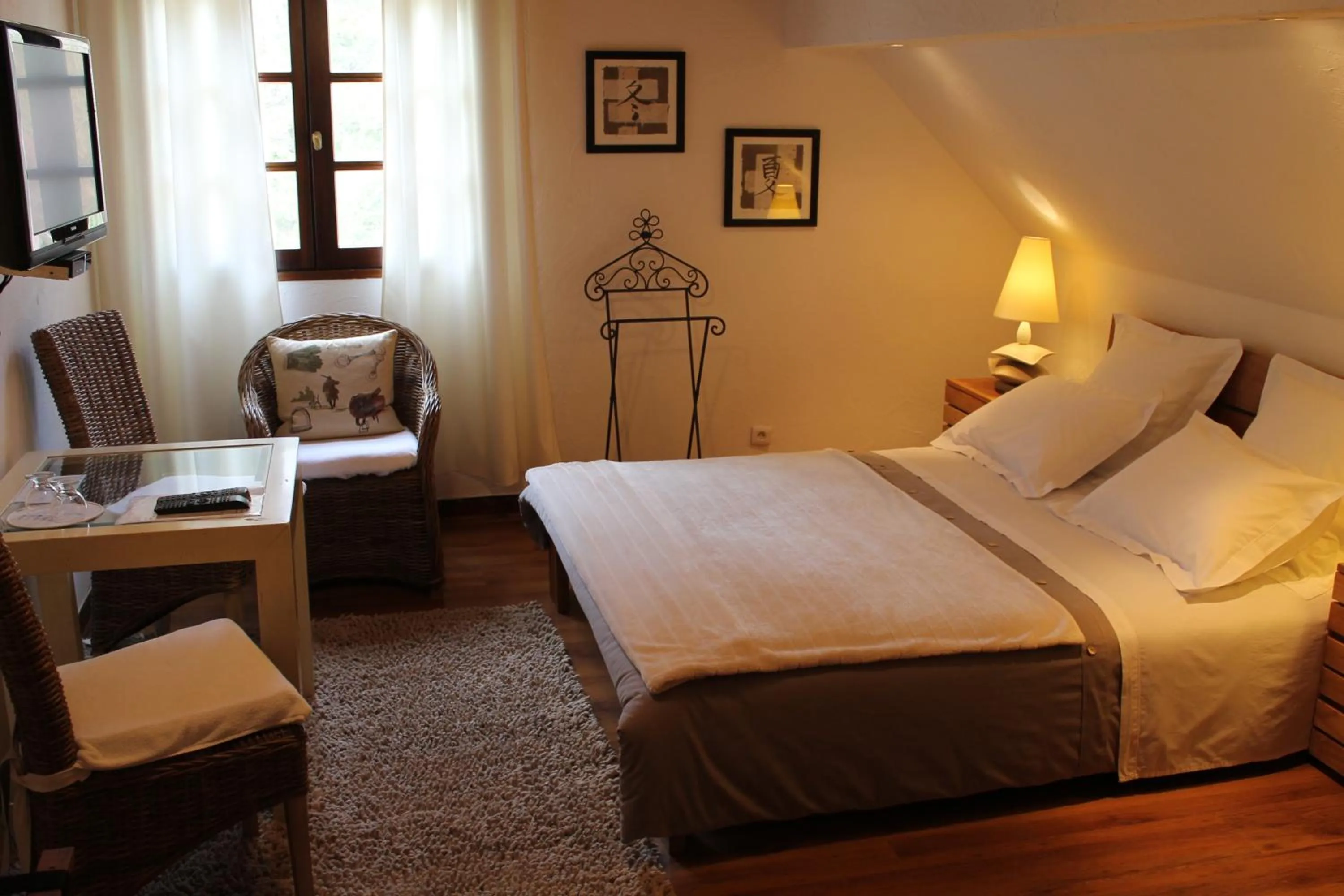 Bedroom, Bed in Chambres d'hôtes La Brillève