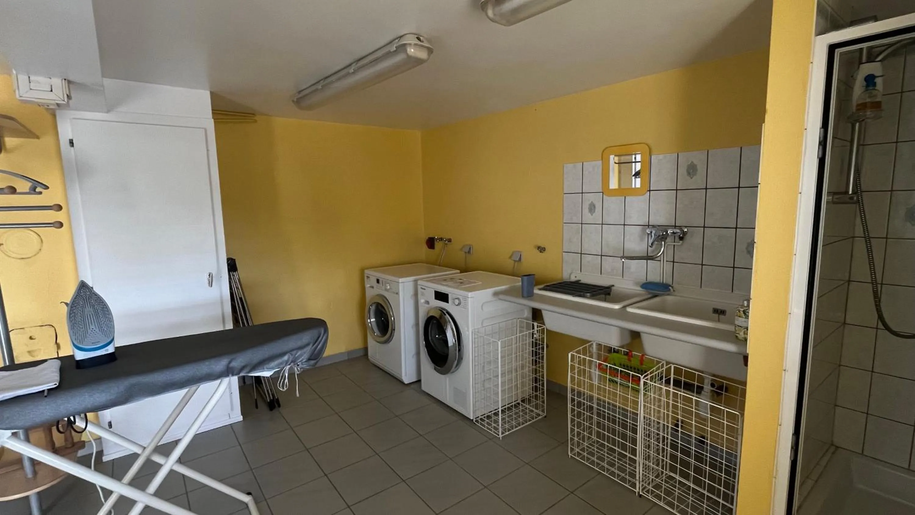 washing machine in Gîte L'Instant Durable