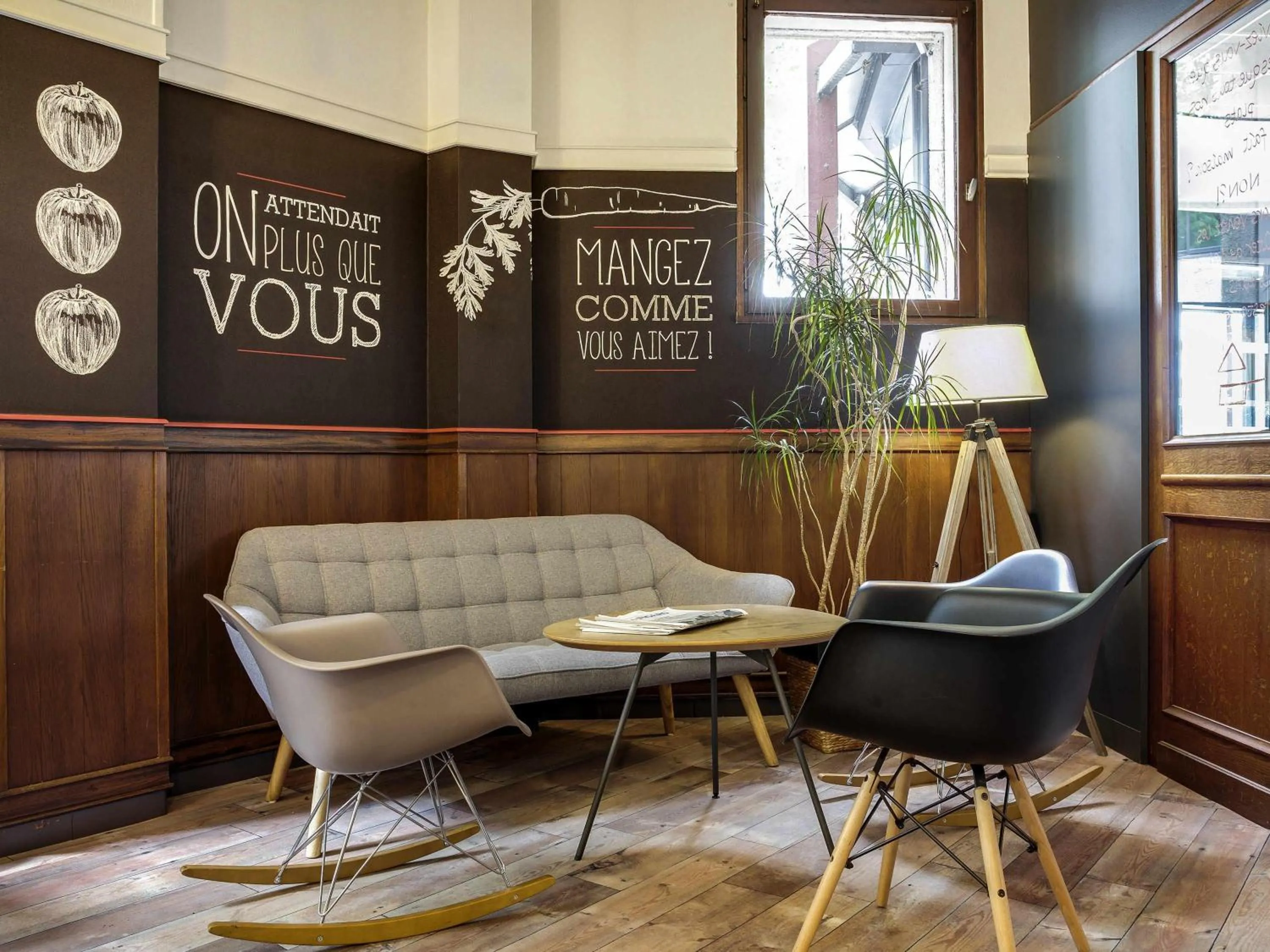 Meeting/conference room in ibis Angers Centre Chateau