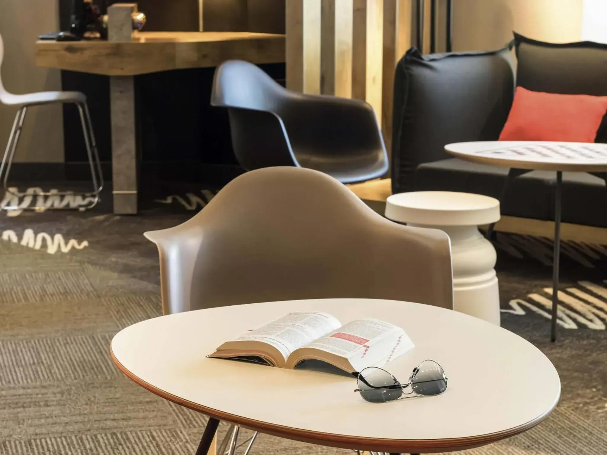 Lounge or bar in ibis Angers Centre Chateau Lounge or bar in ibis Angers Centre Chateau