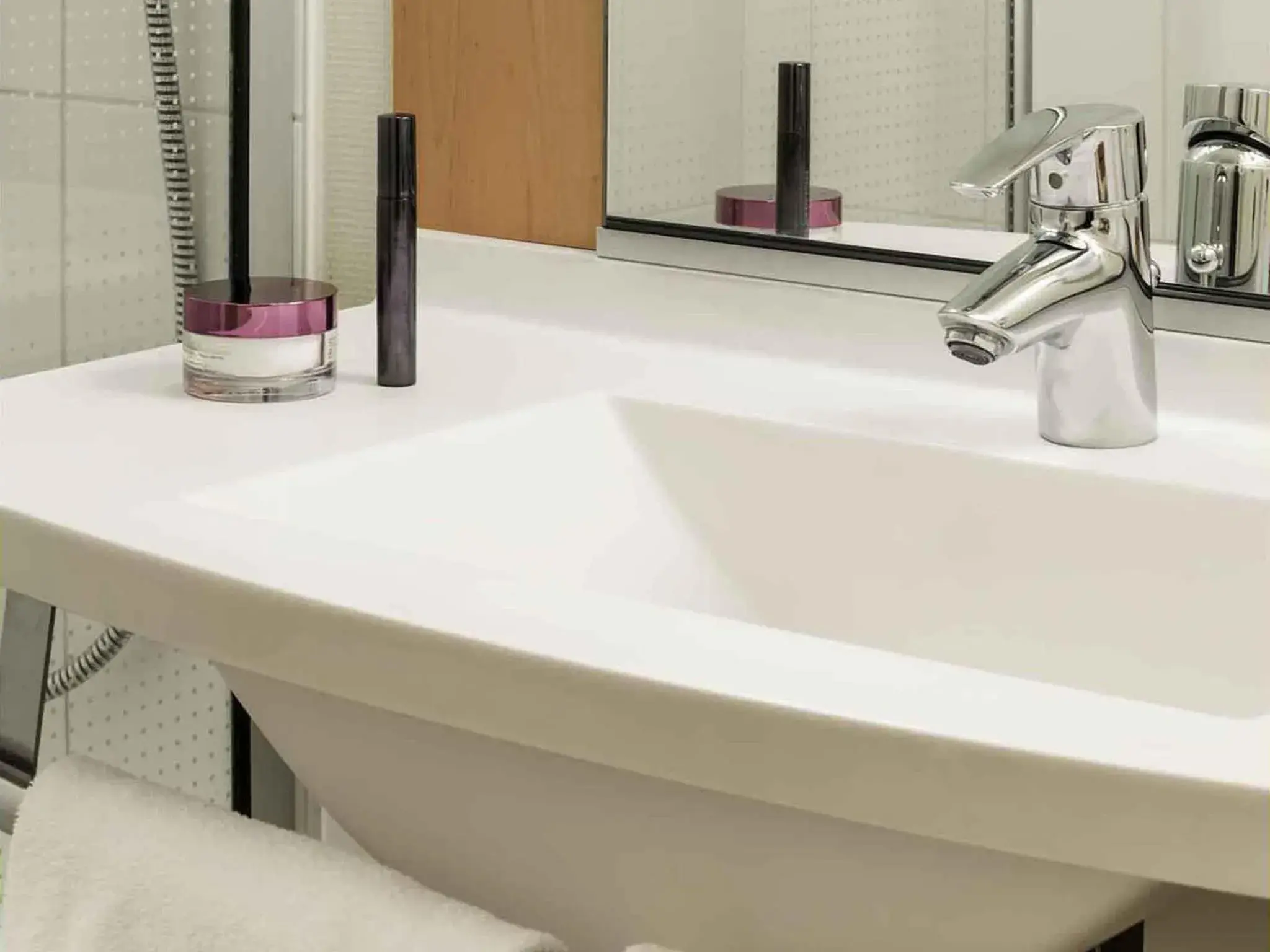 Bedroom in ibis Angers Centre Chateau Bedroom in ibis Angers Centre Chateau