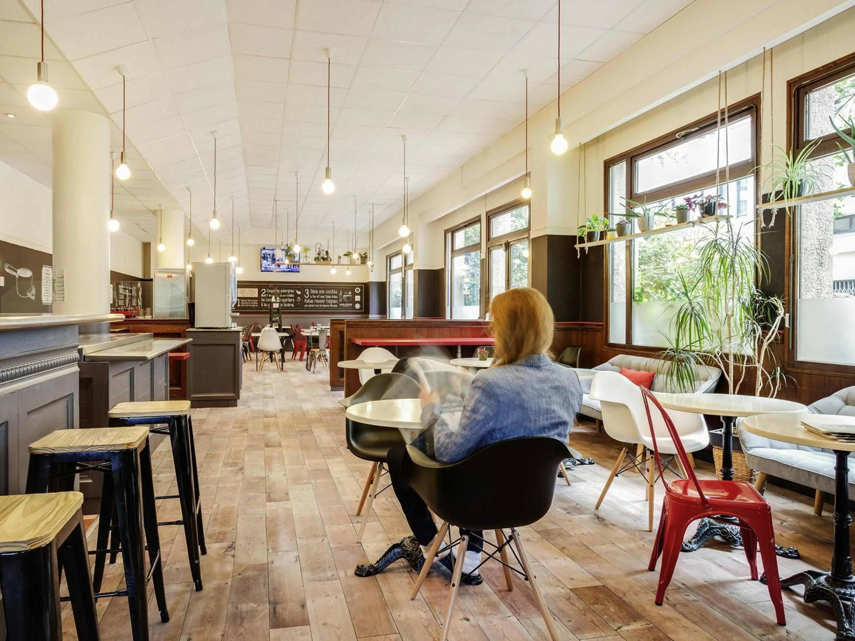 Restaurant/places to eat in ibis Angers Centre Chateau