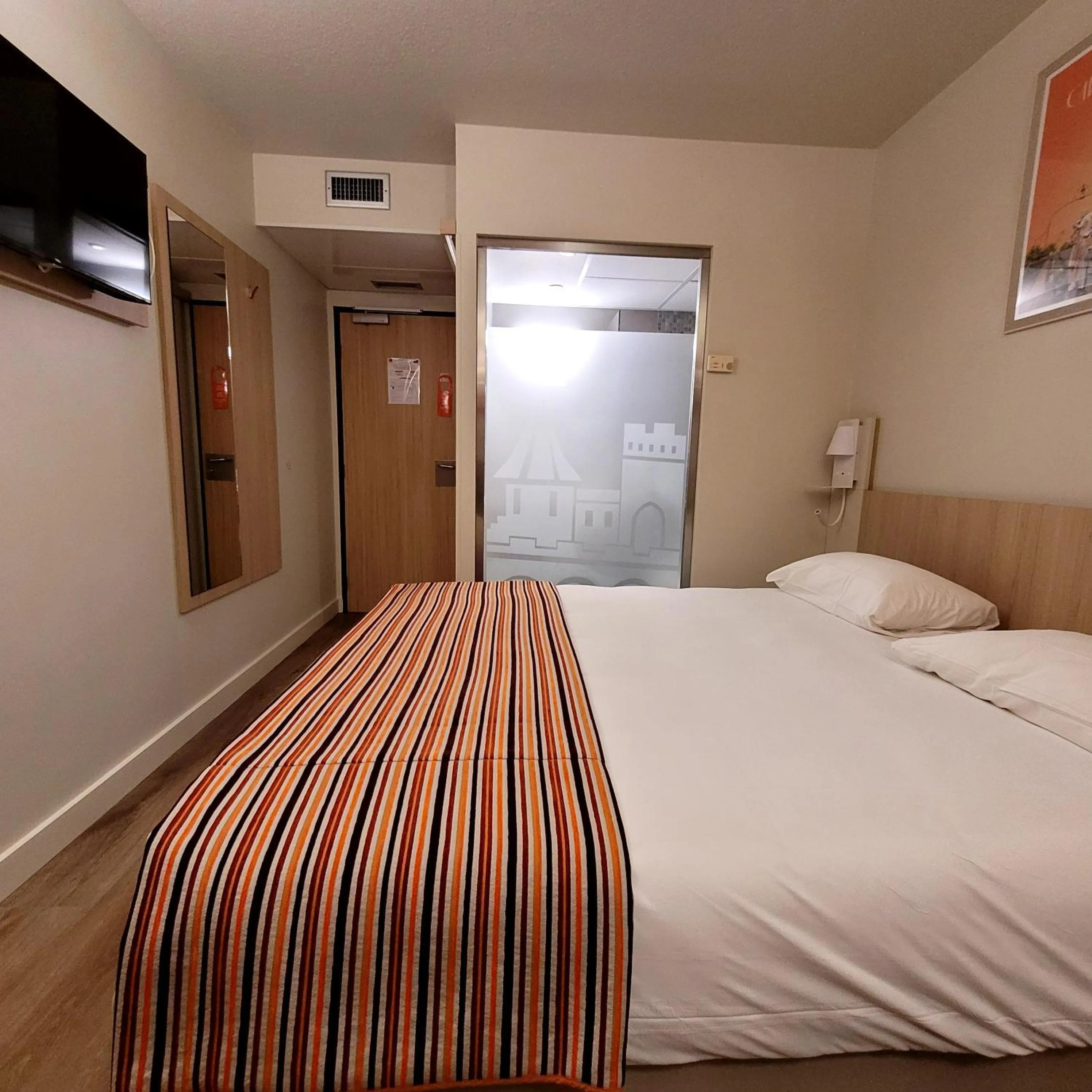 Photo of the whole room, Bed in Hotel Espace Cite