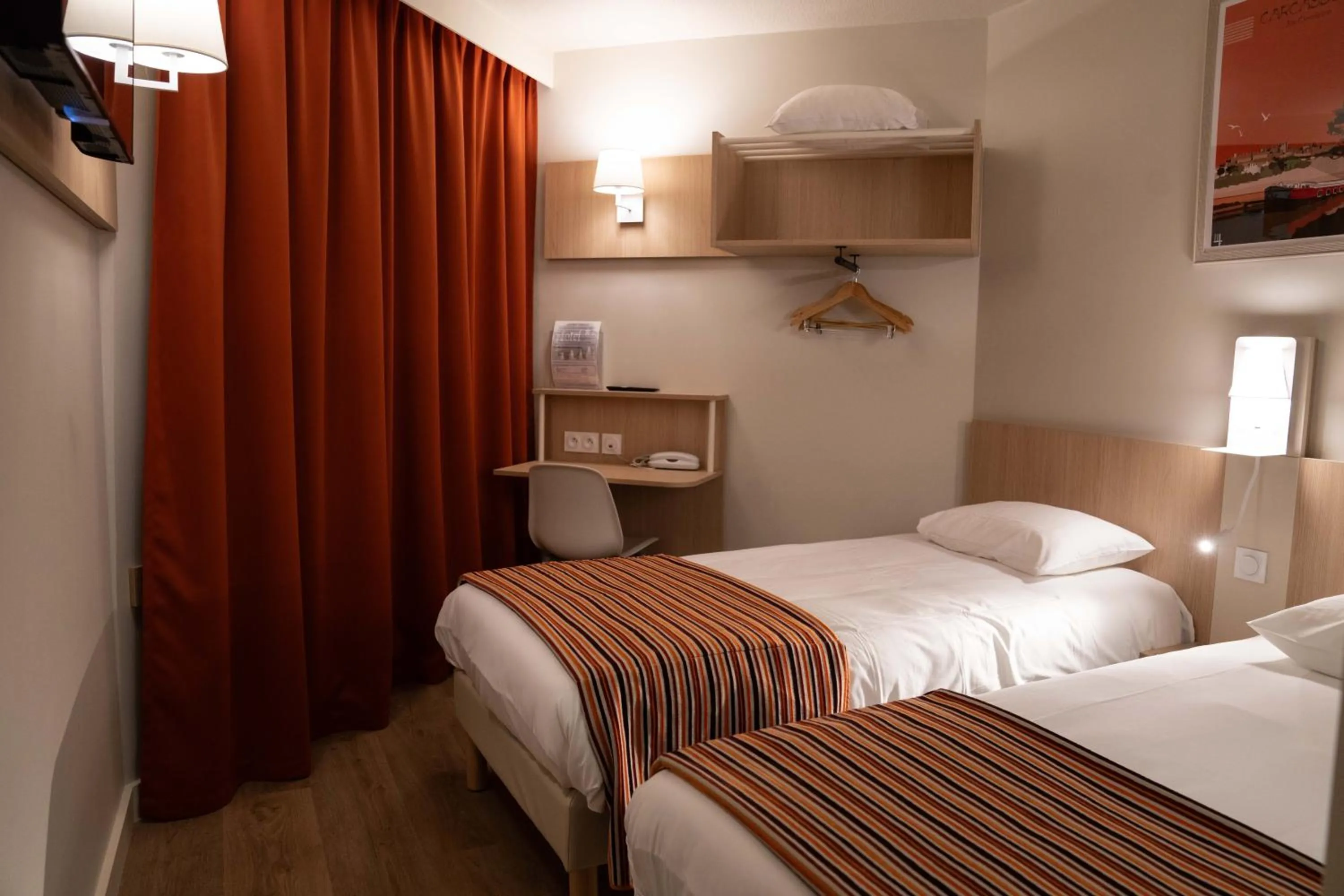 Bed in Hotel Espace Cite