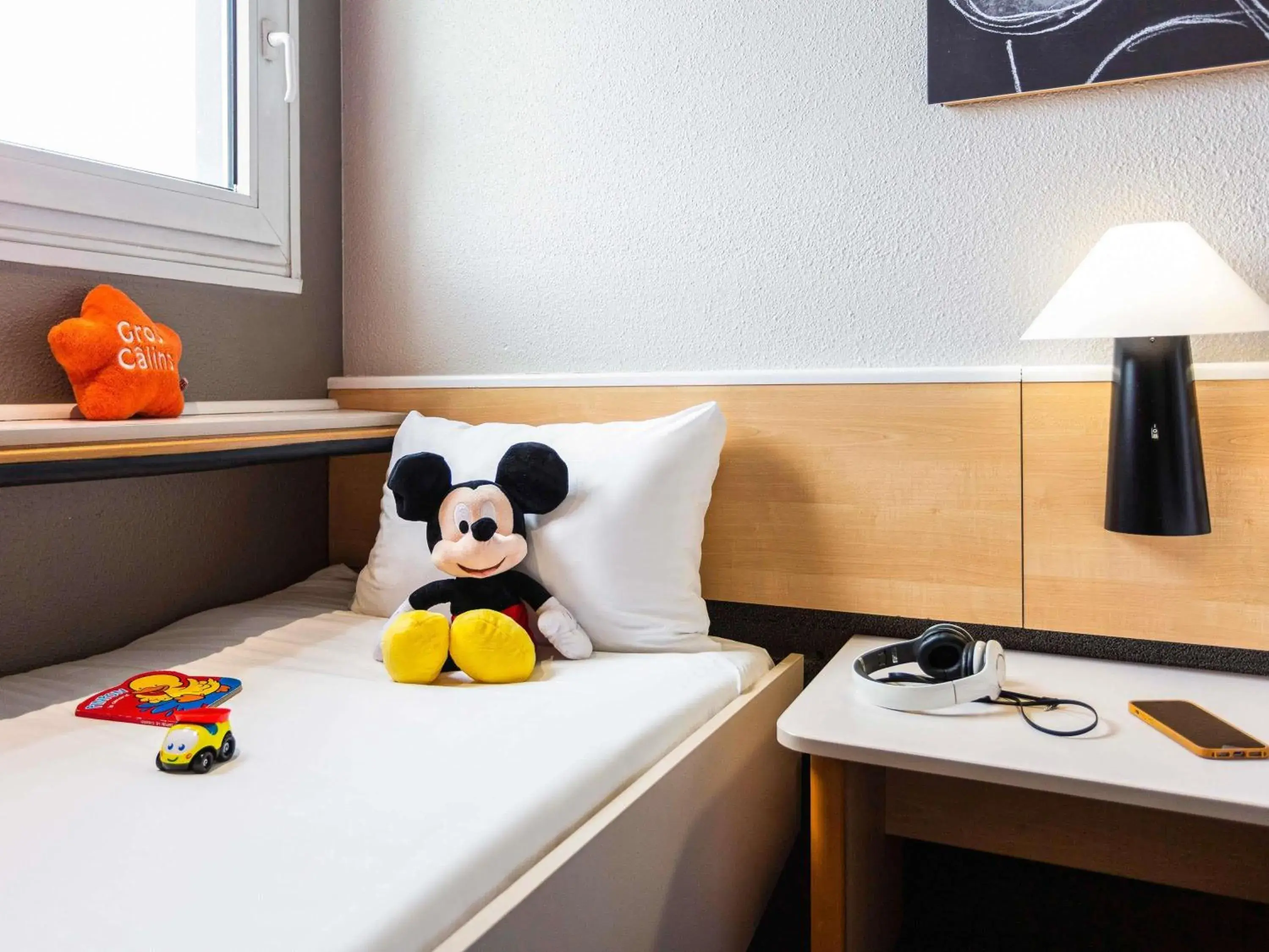 Bedroom, Bed in ibis Bordeaux Pessac Route des Vins Bedroom, Bed in ibis Bordeaux Pessac Route des Vins