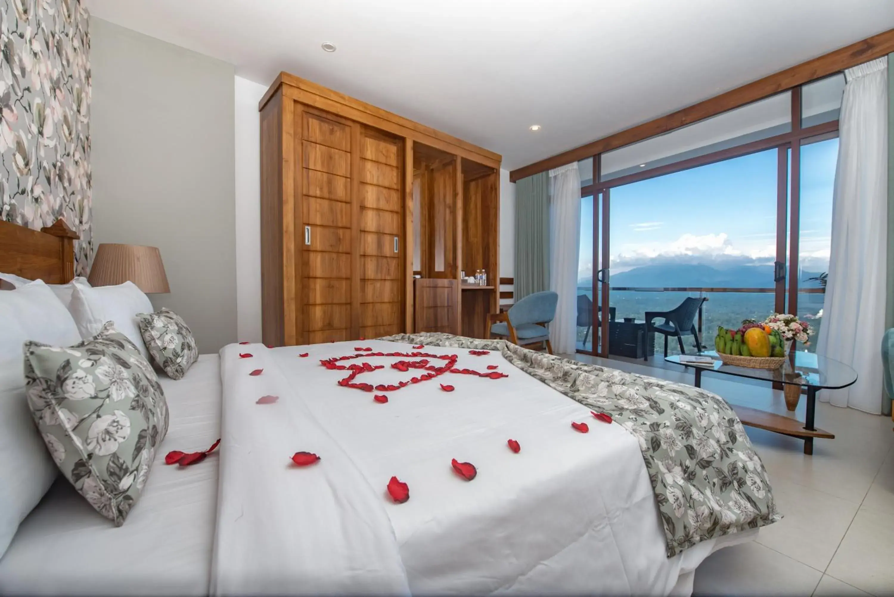 Photo of the whole room, Bed in Ceyloni Panorama Resort Photo of the whole room, Bed in Ceyloni Panorama Resort