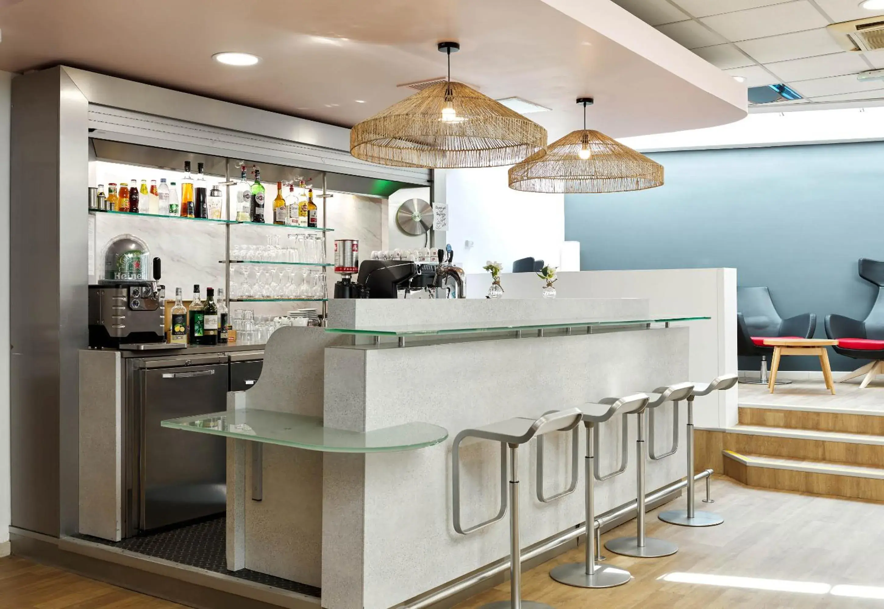 Lounge or bar, Lounge/Bar in ibis Paris Orly Rungis