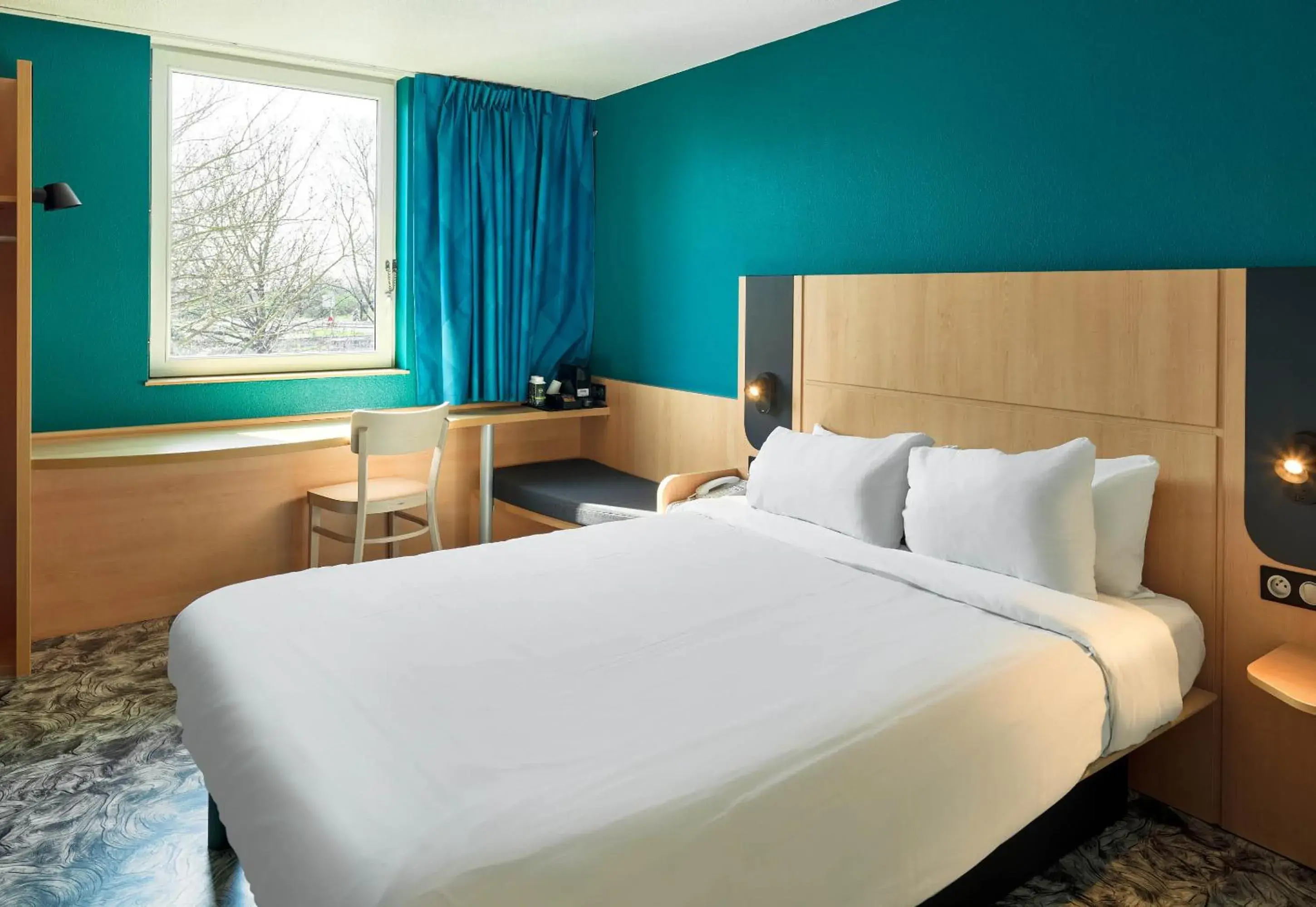 Photo of the whole room, Bed in ibis Paris Orly Rungis