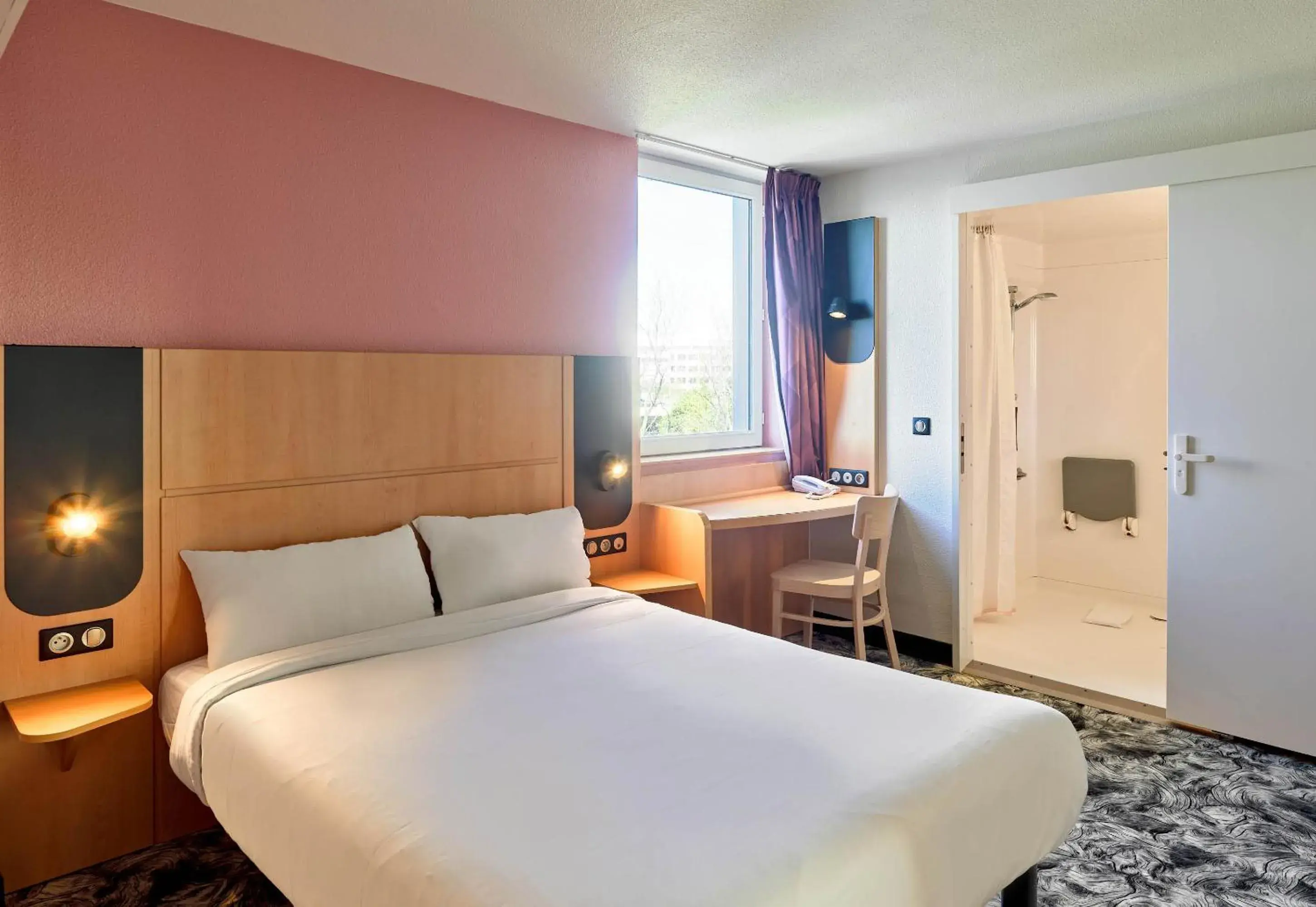 Photo of the whole room, Bed in ibis Paris Orly Rungis