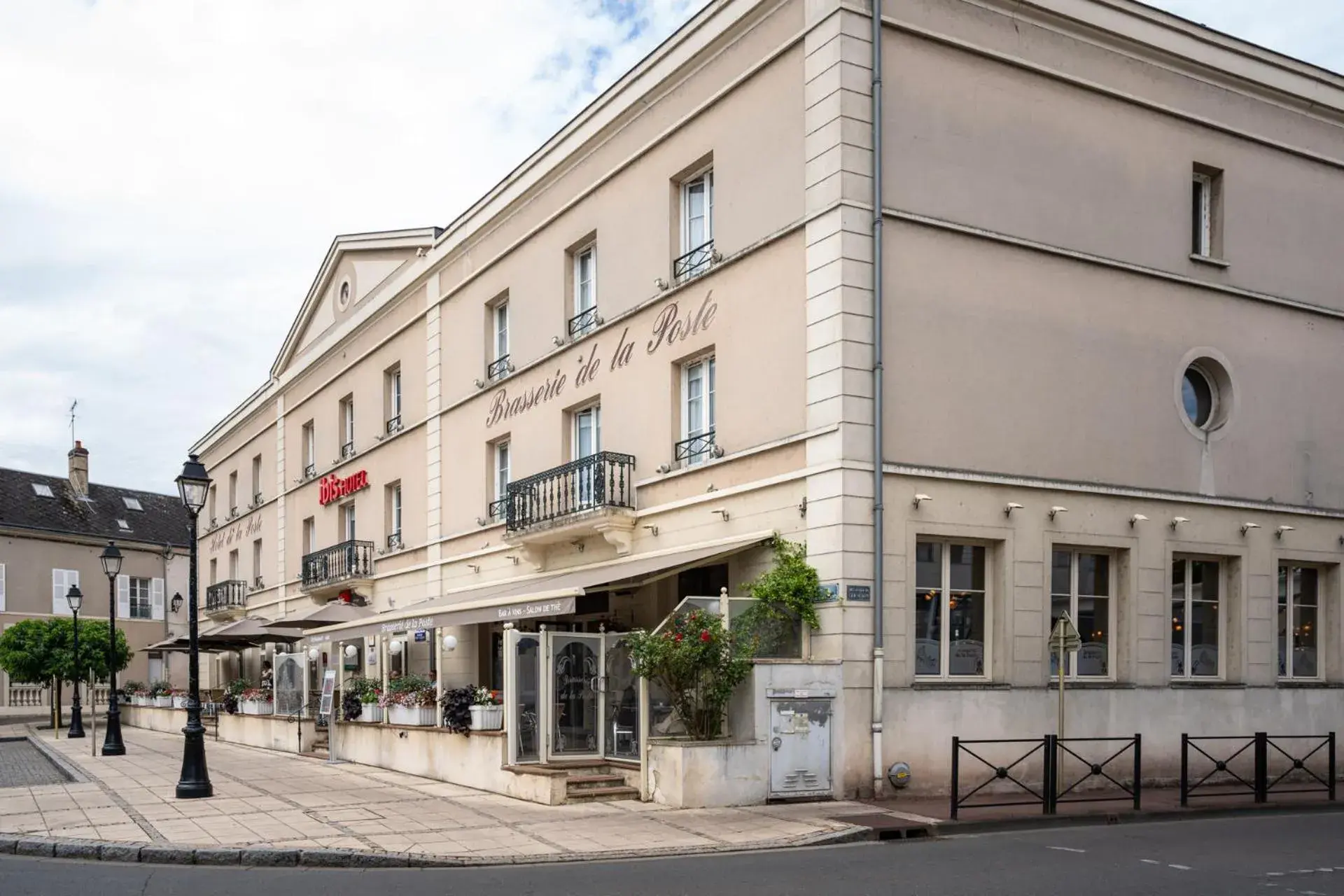 Property building in ibis Montargis Property building in ibis Montargis