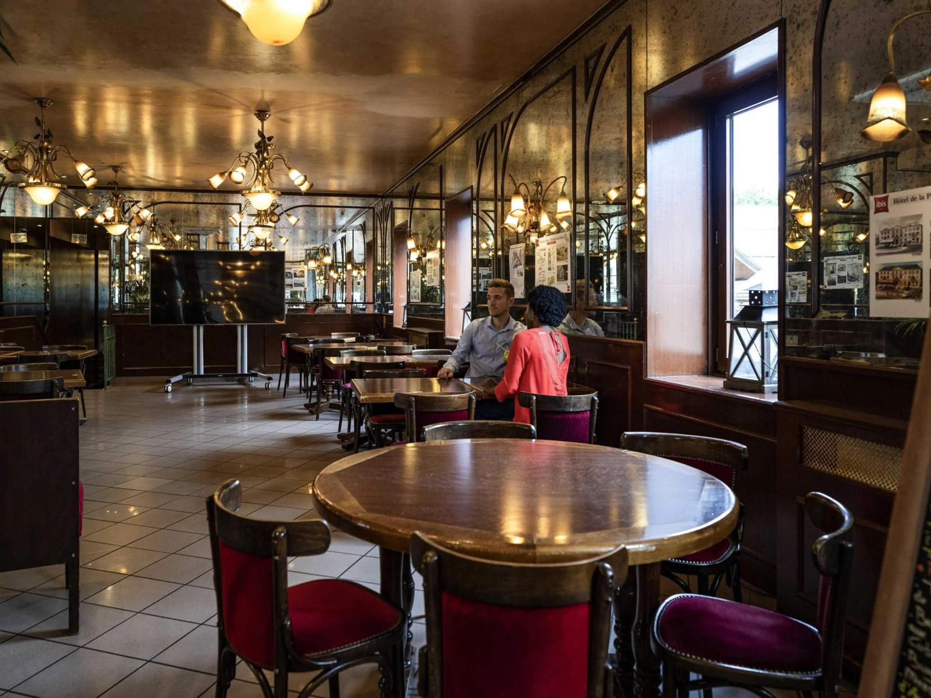 Restaurant/places to eat in ibis Montargis