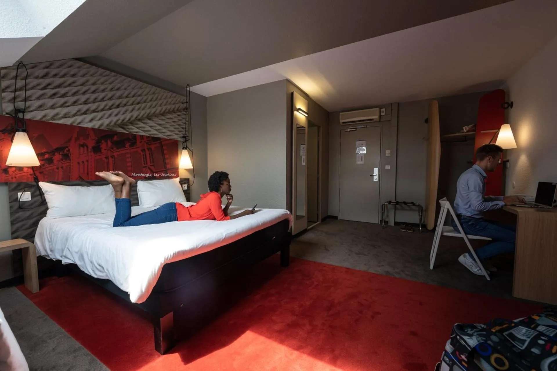 Bed in ibis Montargis