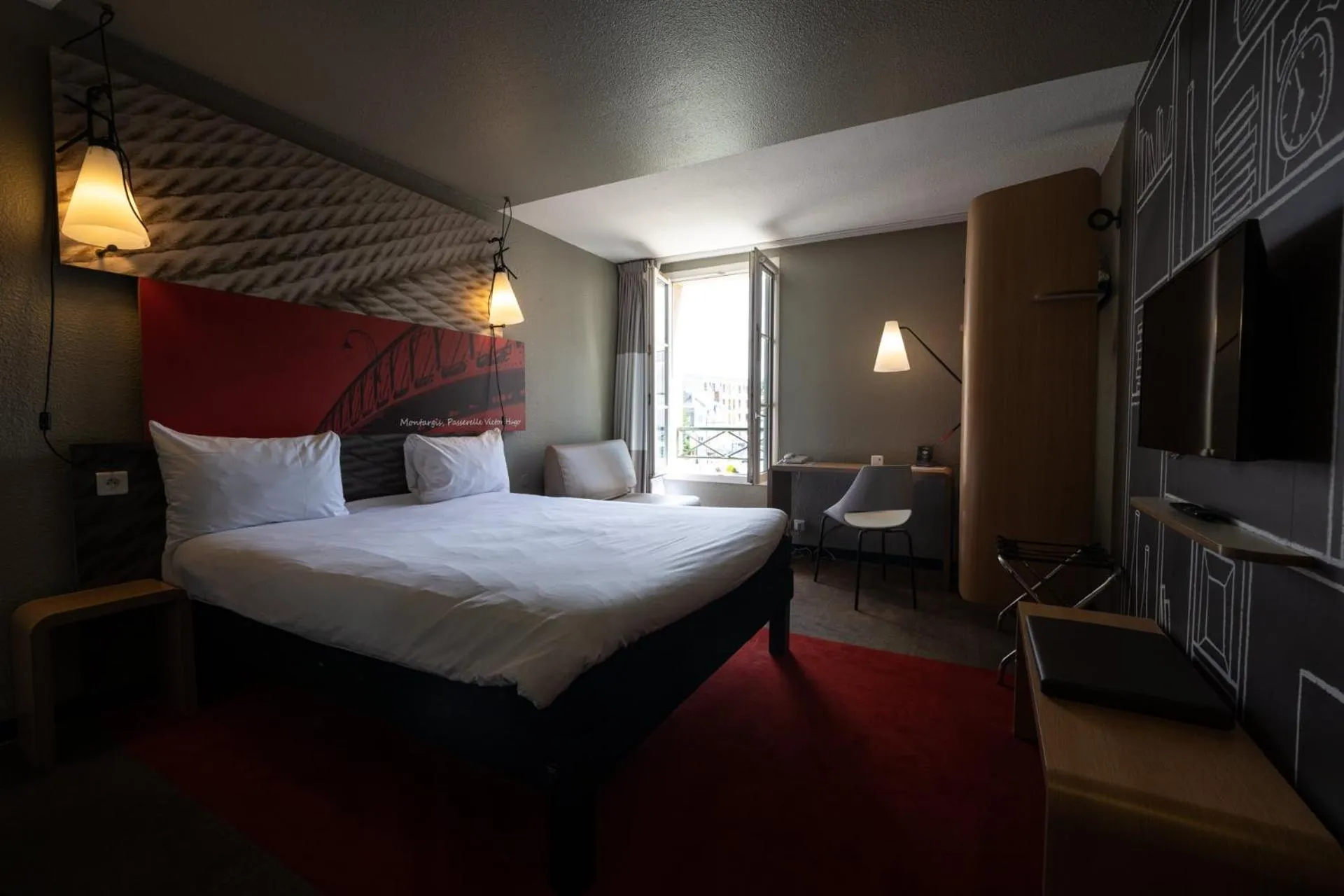 Family, Bed in ibis Montargis