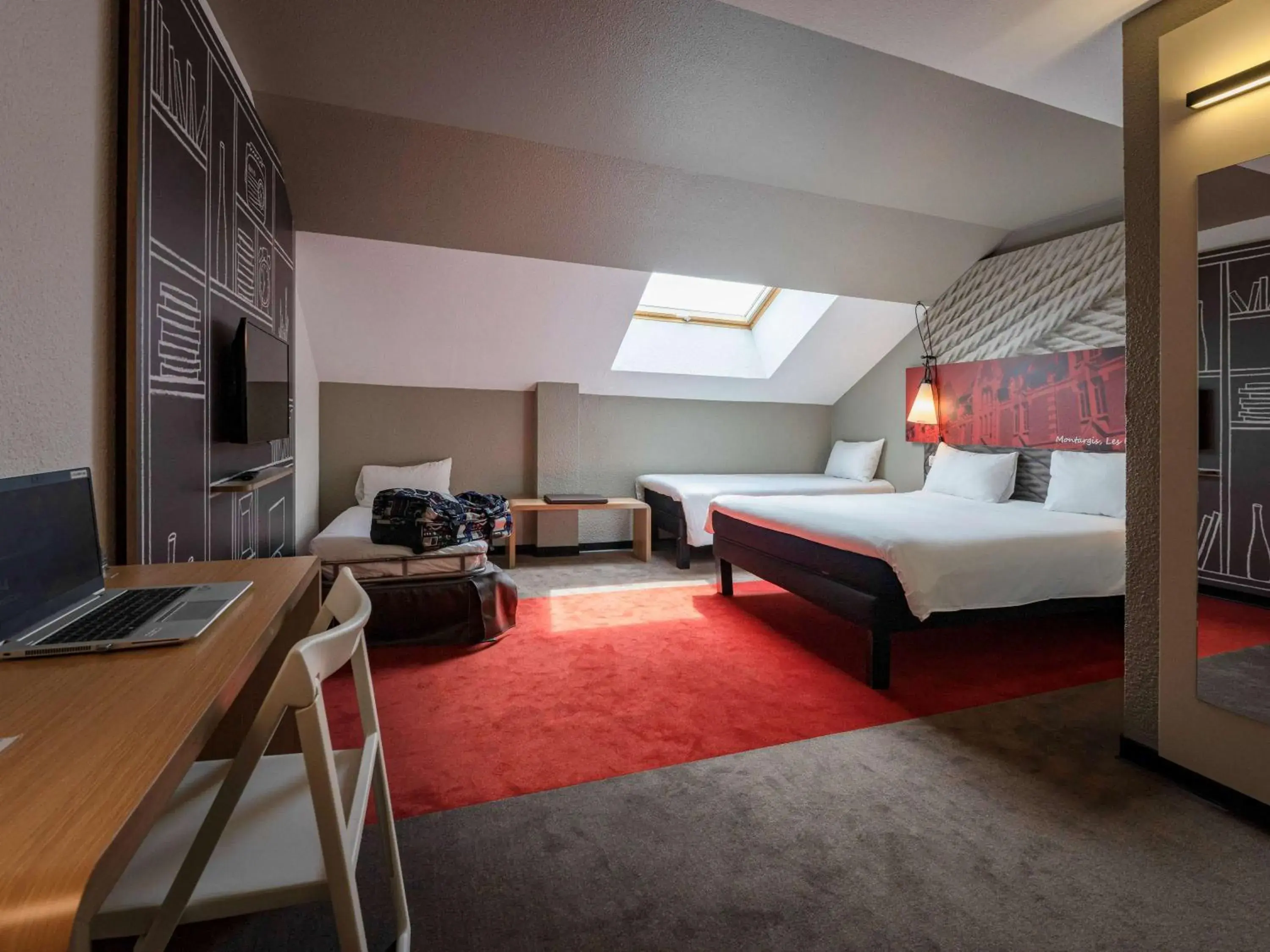 Bedroom, Bed in ibis Montargis Bedroom, Bed in ibis Montargis