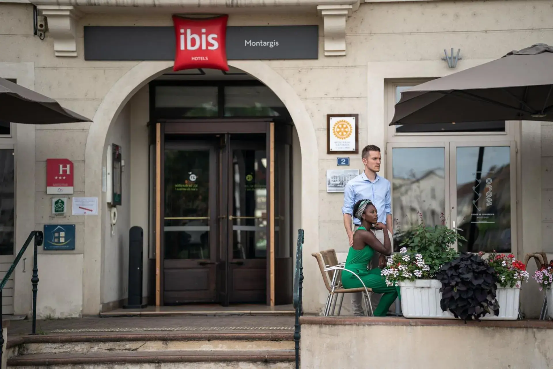 Facade/entrance in ibis Montargis Facade/entrance in ibis Montargis