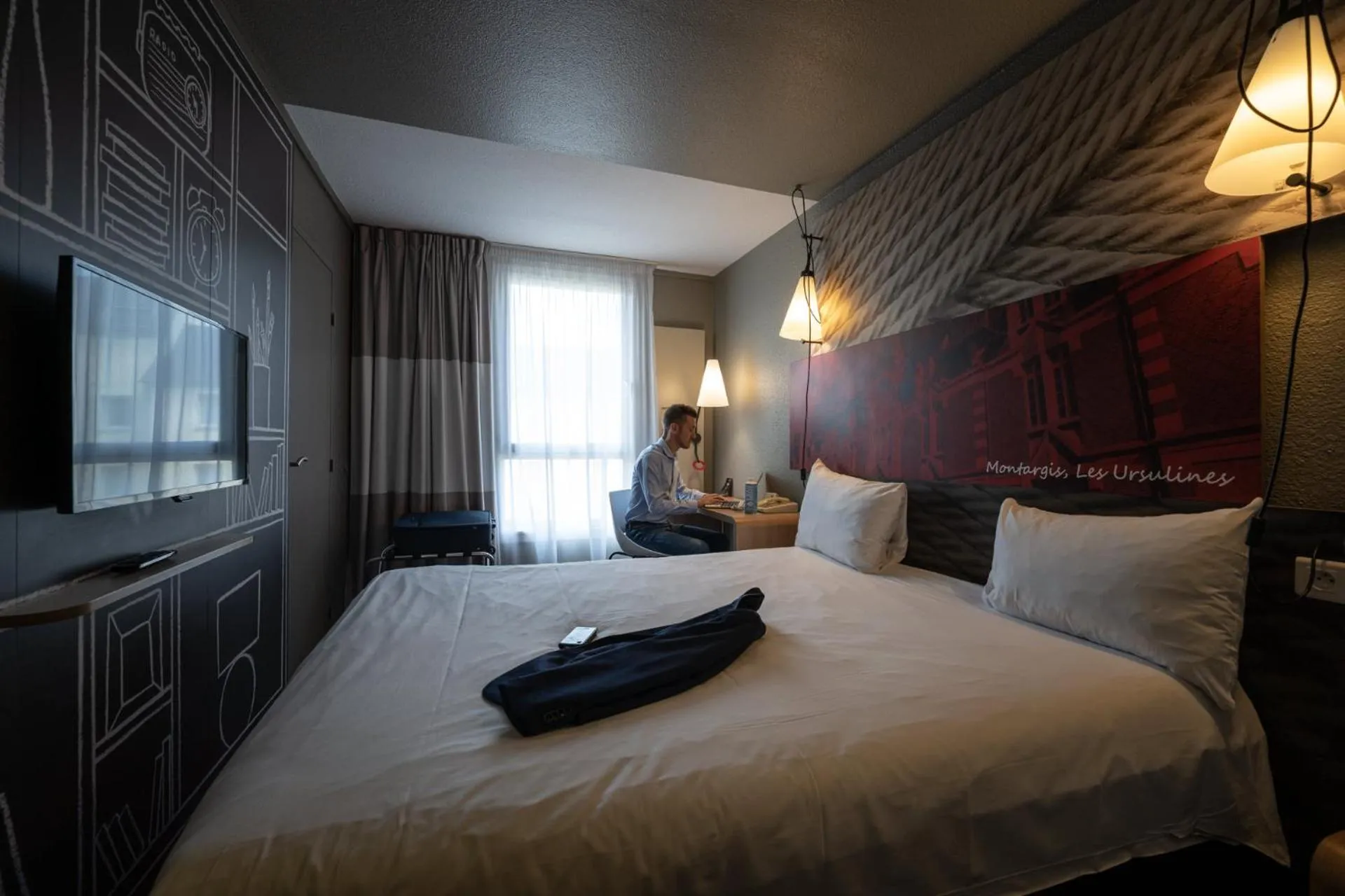 Photo of the whole room, Bed in ibis Montargis