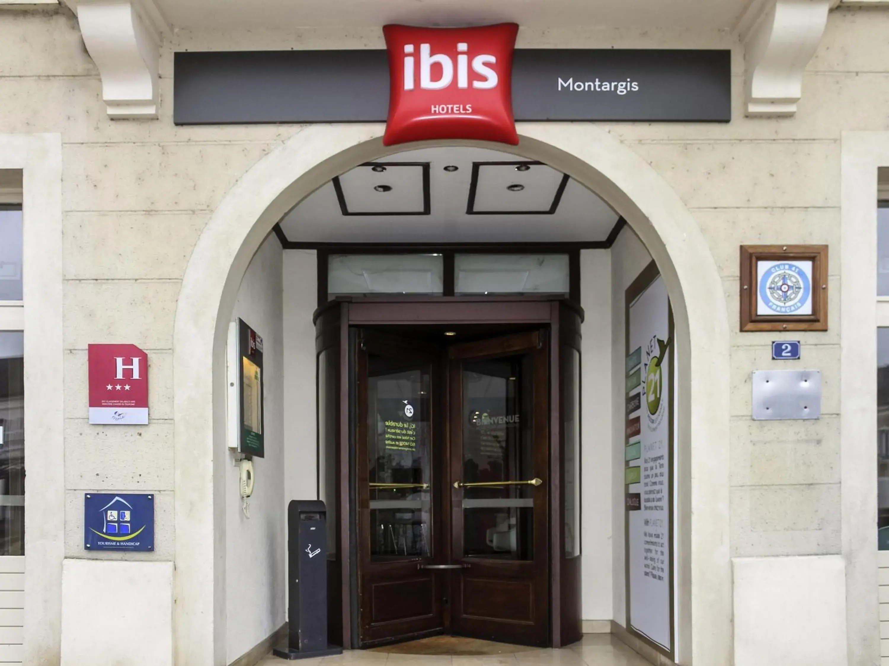 Property building in ibis Montargis Property building in ibis Montargis