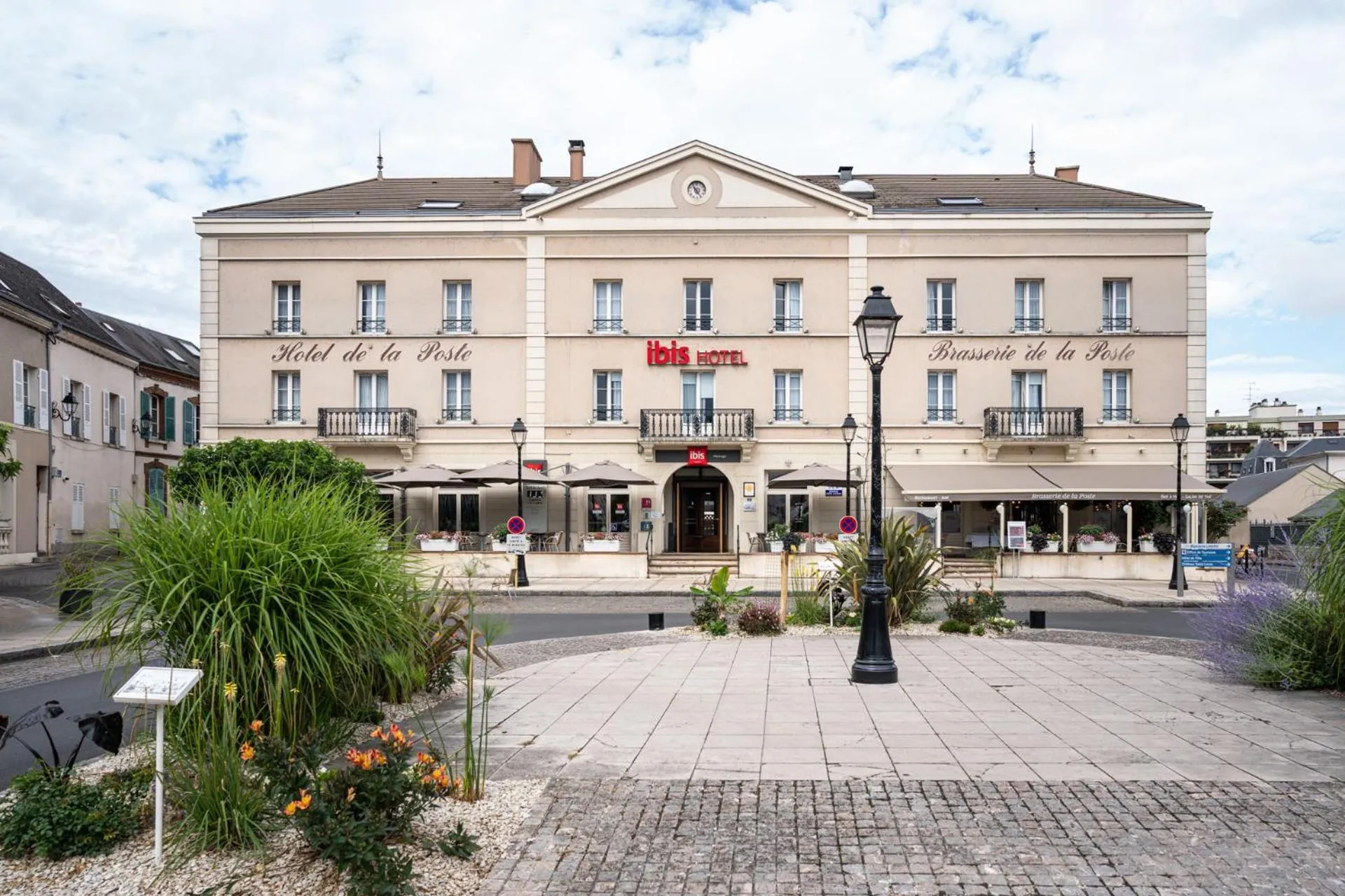 Property building in ibis Montargis