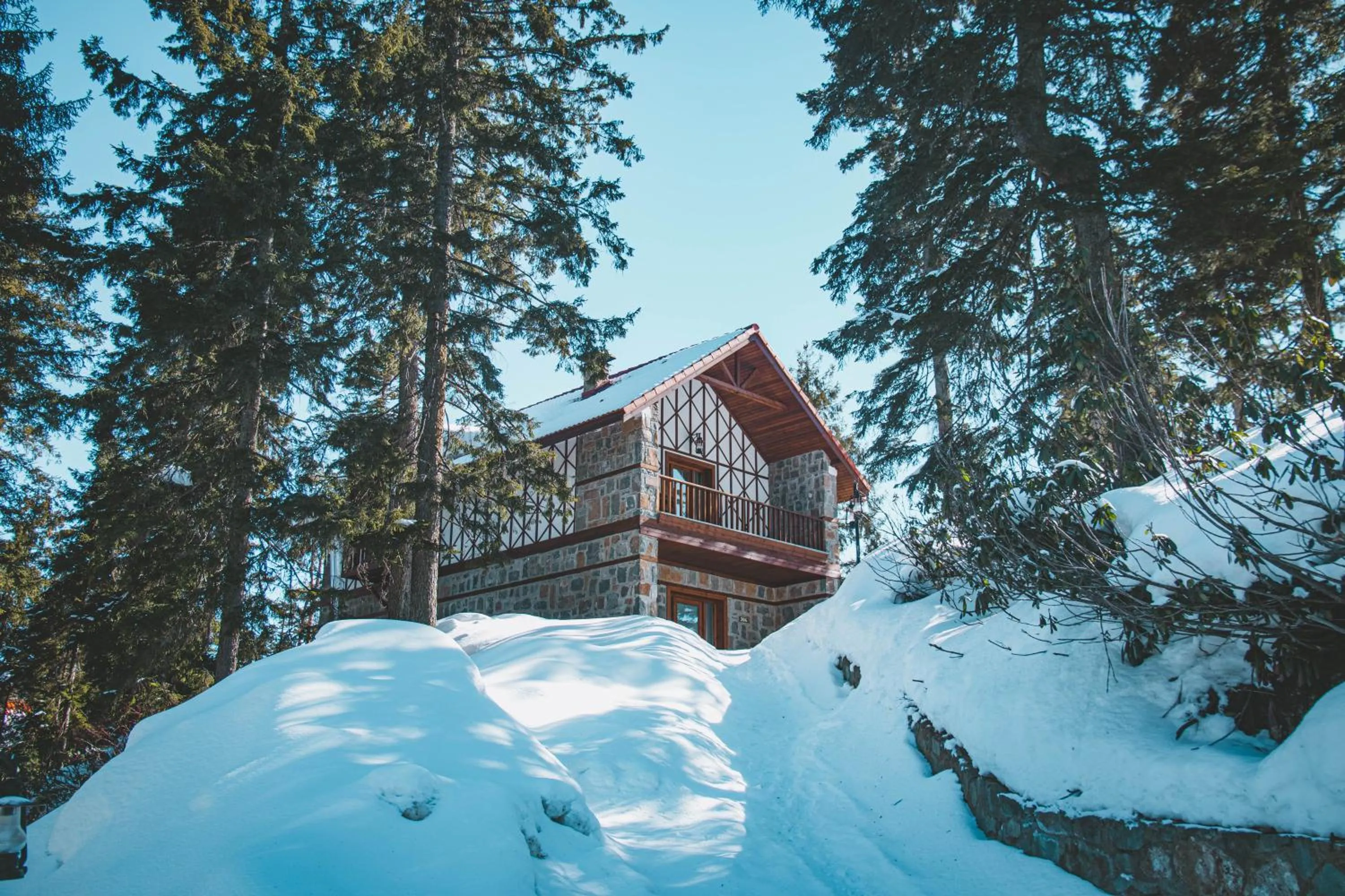 Winter in Foleya Mountain Resort Hotel & Villas