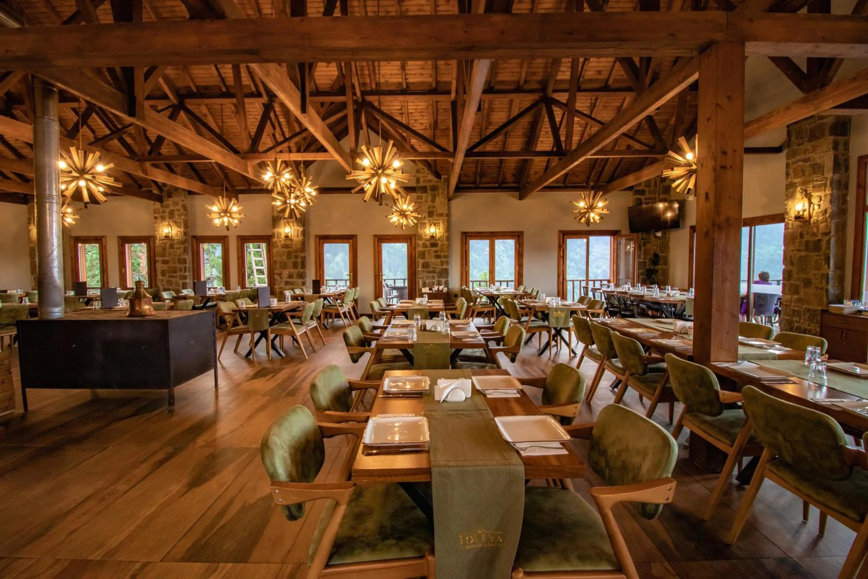 Restaurant/places to eat in Foleya Mountain Resort Hotel & Villas