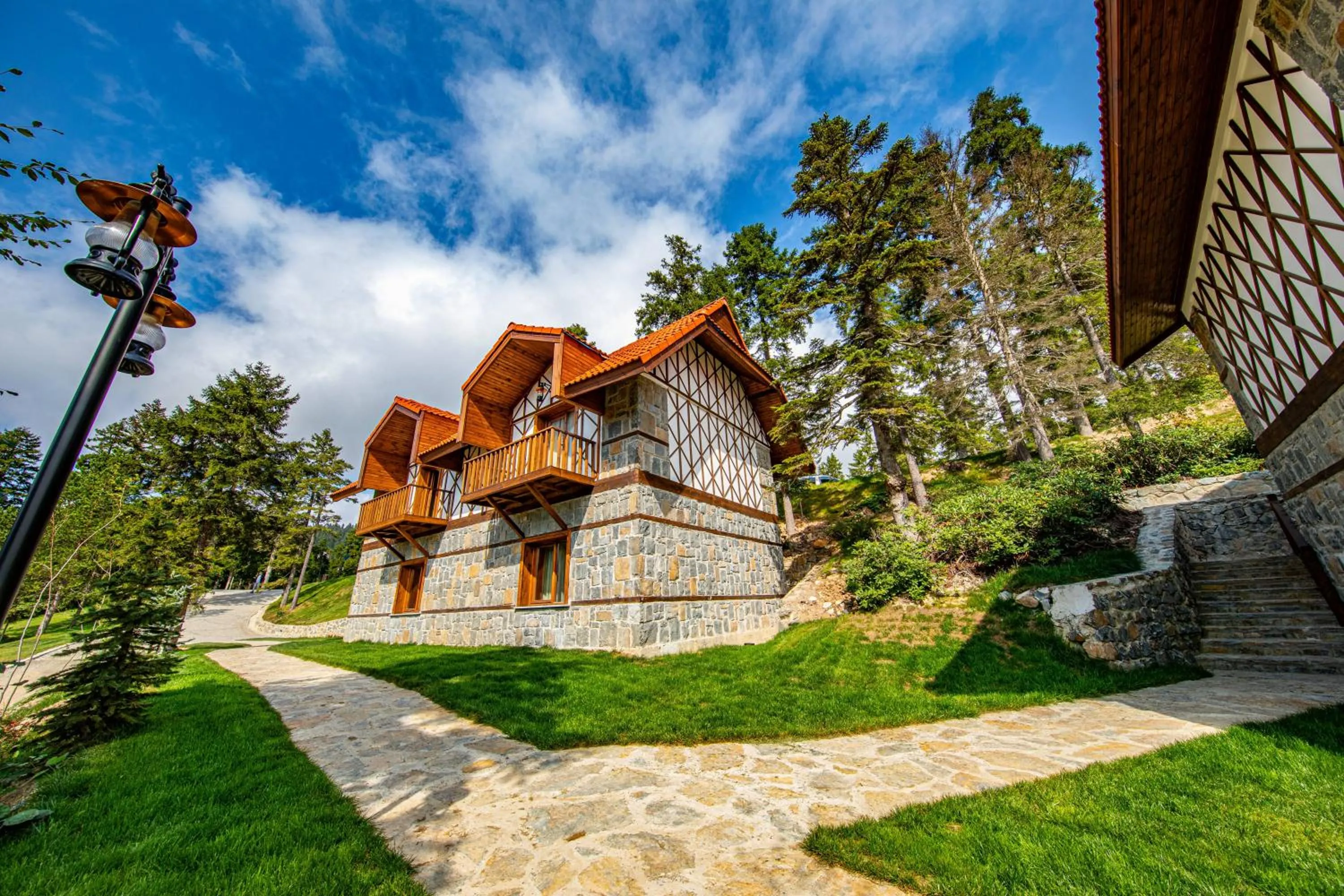 Foleya Mountain Resort Hotel & Villas