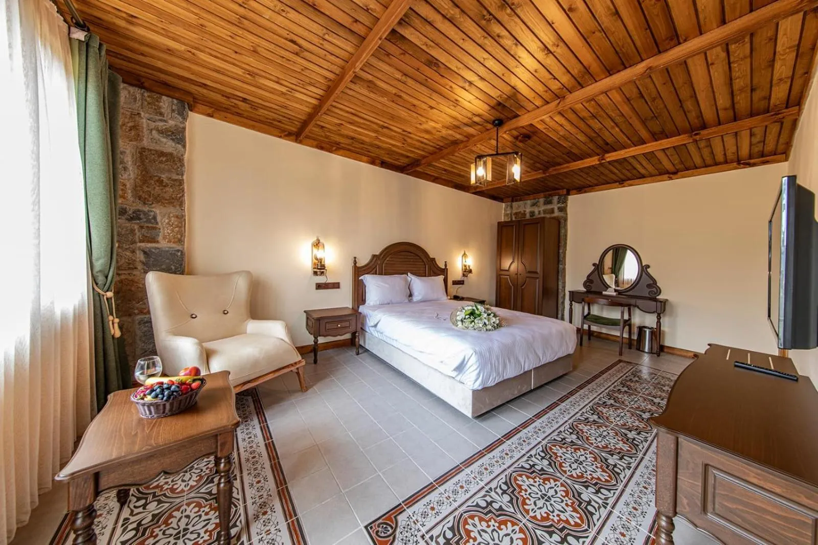 Photo of the whole room, Bed in Foleya Mountain Resort Hotel & Villas