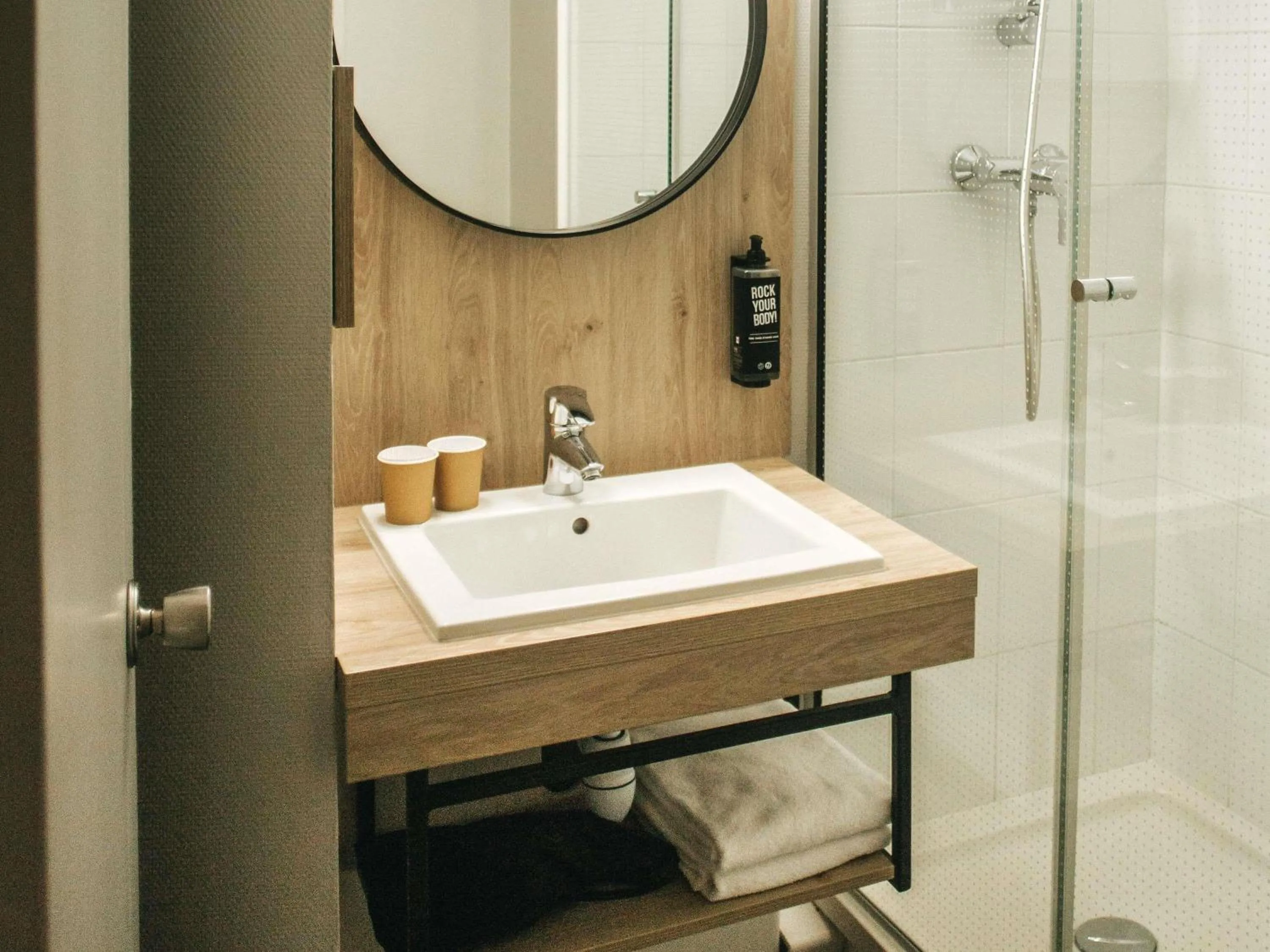 Bedroom in ibis Limoges Centre