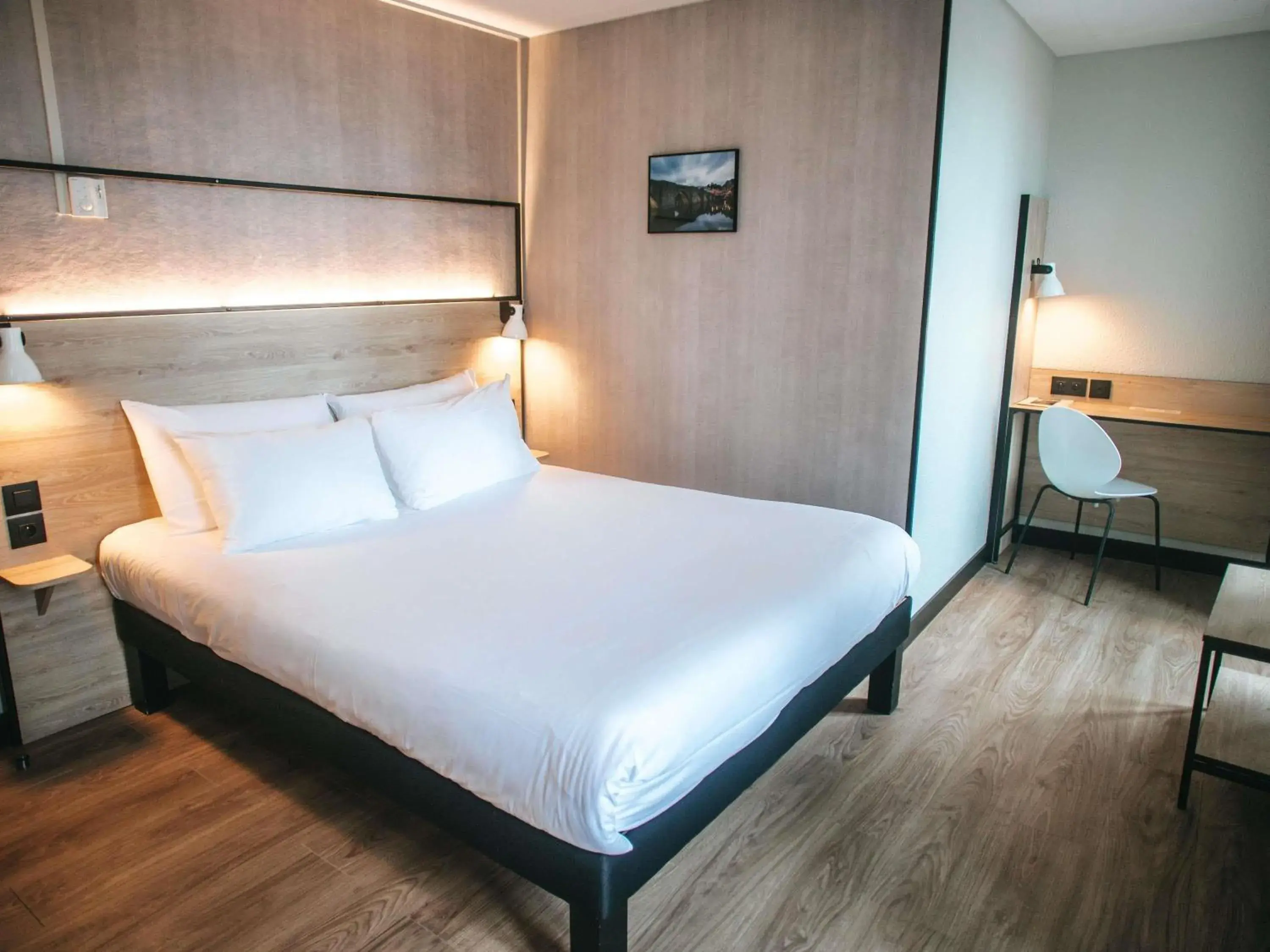 Bedroom, Bed in ibis Limoges Centre Bedroom, Bed in ibis Limoges Centre