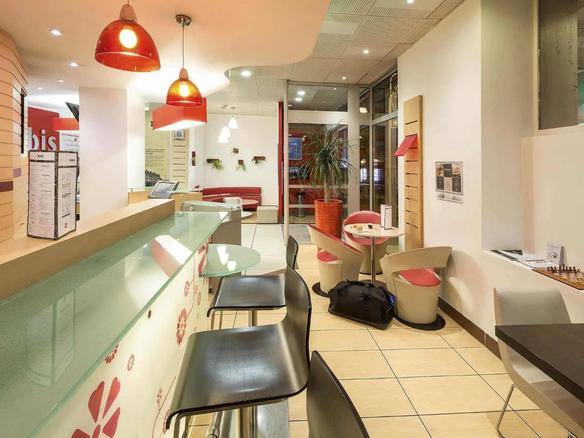 Lounge or bar in ibis Limoges Centre Lounge or bar in ibis Limoges Centre