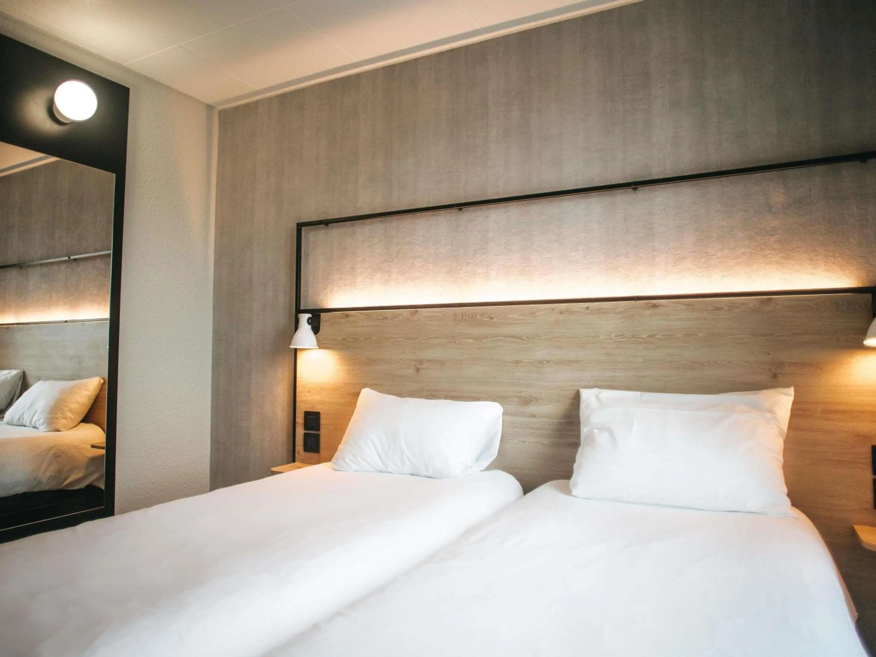 Bedroom, Bed in ibis Limoges Centre