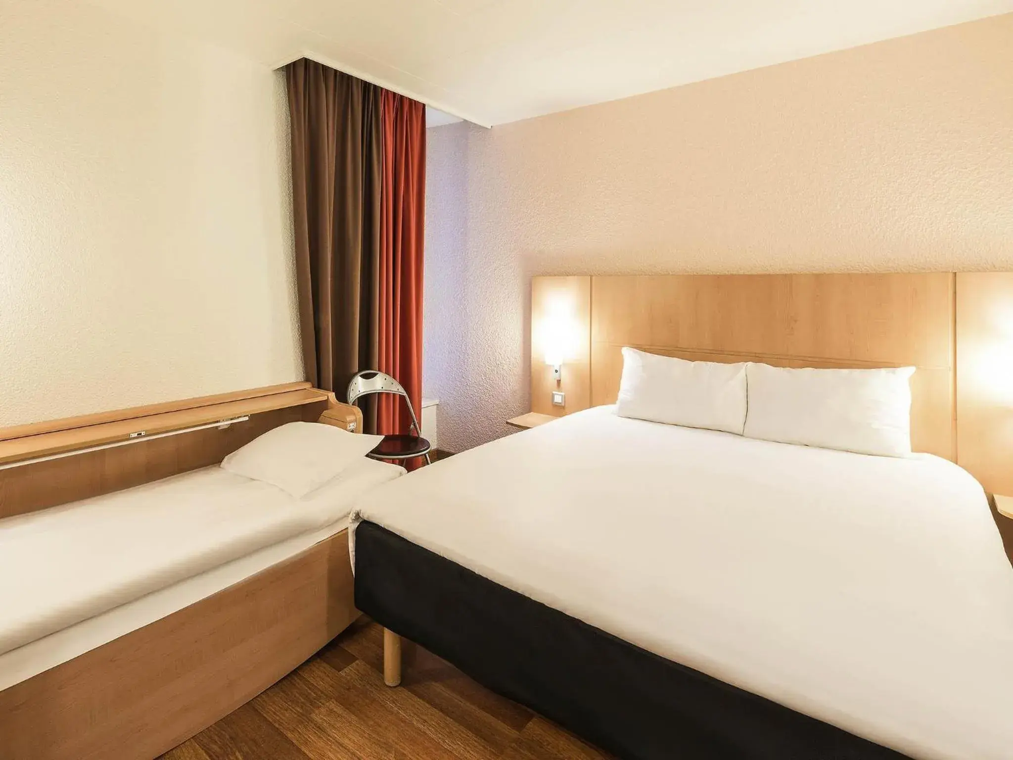 Bedroom, Bed in ibis Limoges Centre Bedroom, Bed in ibis Limoges Centre