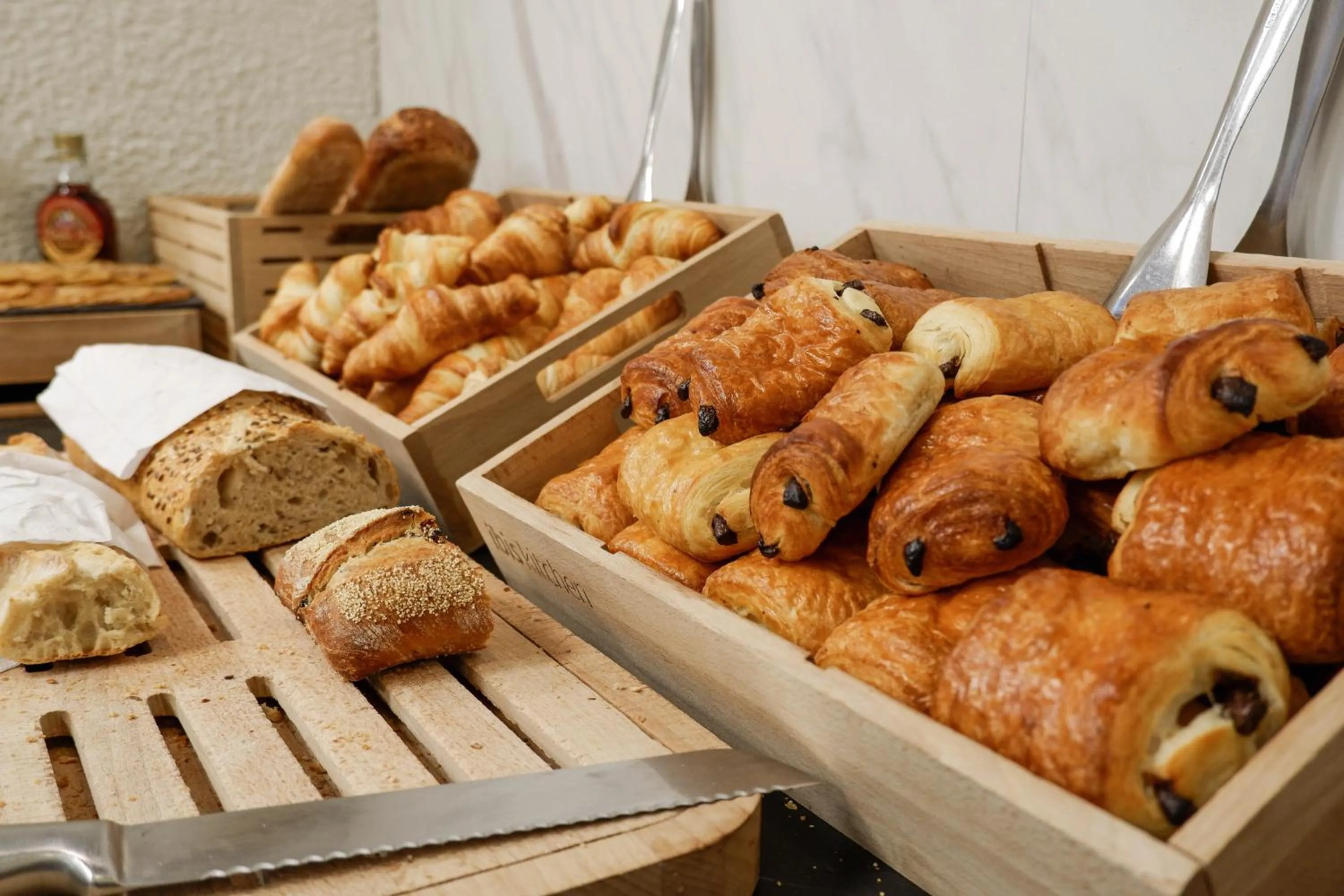 Buffet breakfast in ibis Limoges Centre
