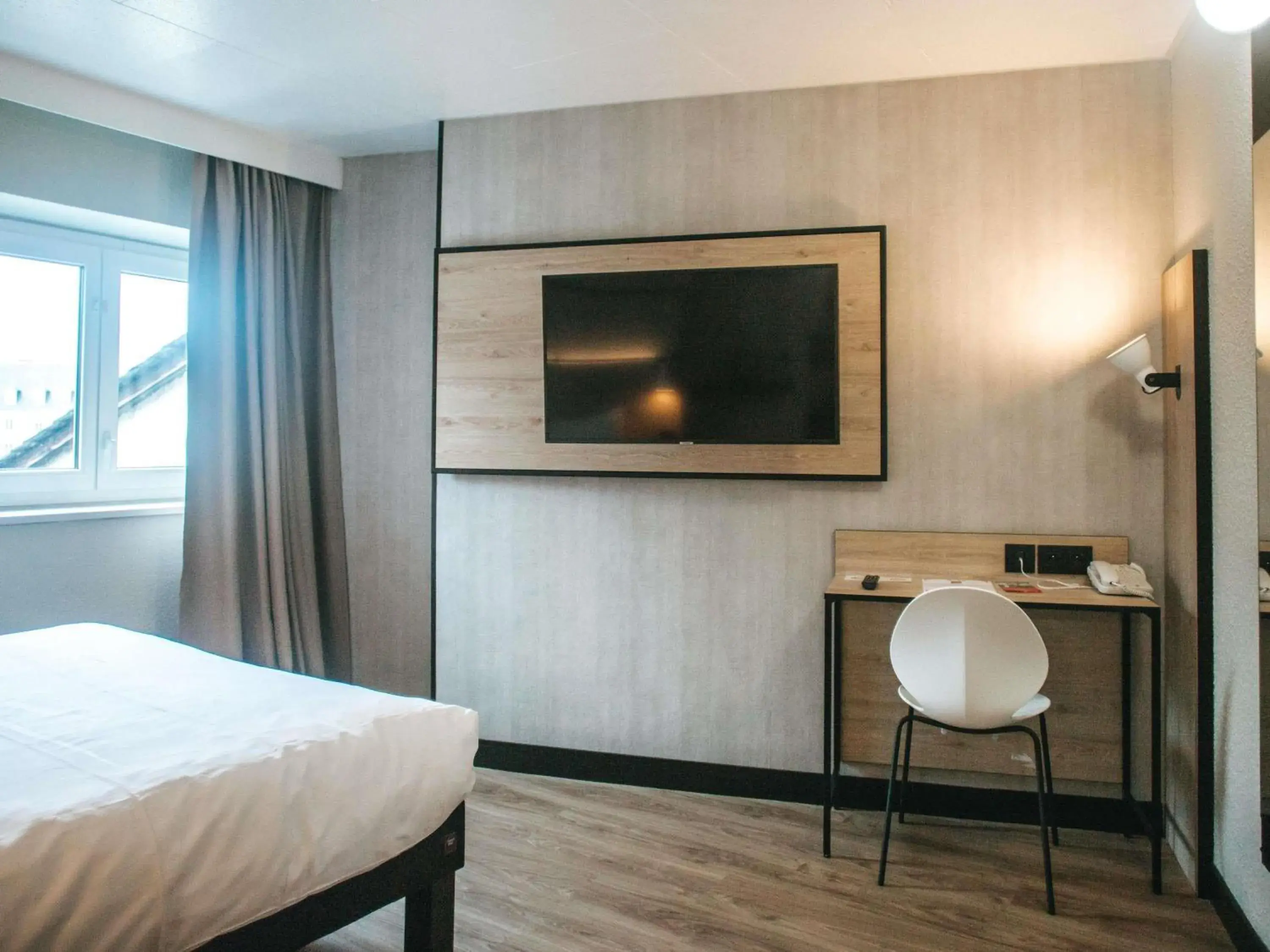 Bedroom, Bed in ibis Limoges Centre Bedroom, Bed in ibis Limoges Centre