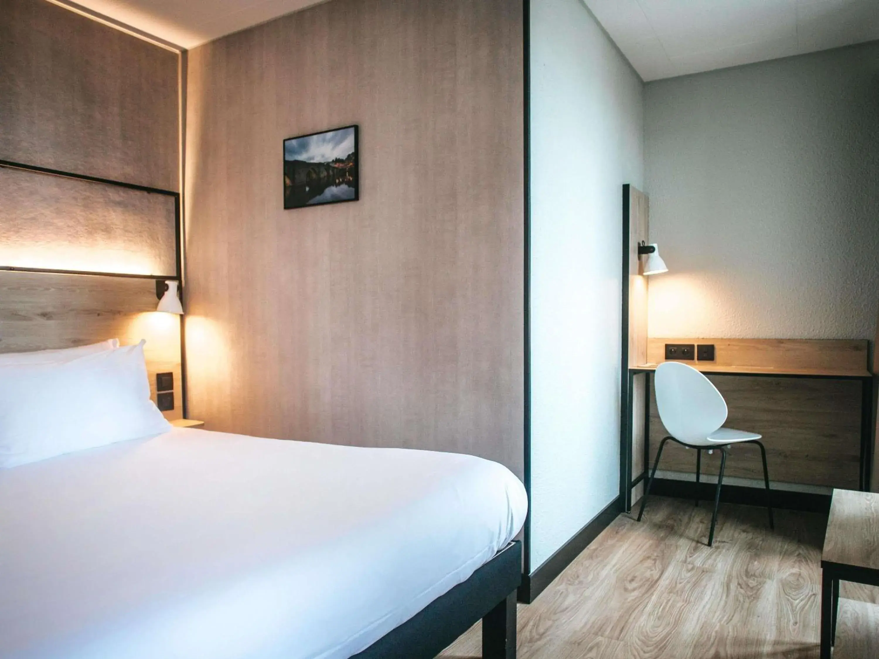 Bedroom, Bed in ibis Limoges Centre Bedroom, Bed in ibis Limoges Centre