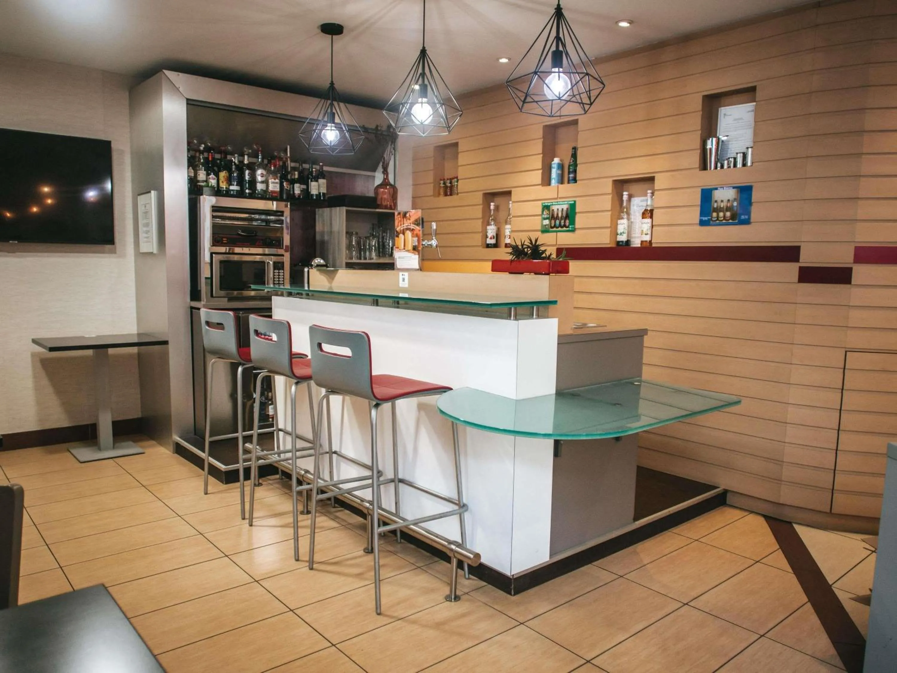 Lounge or bar in ibis Limoges Centre