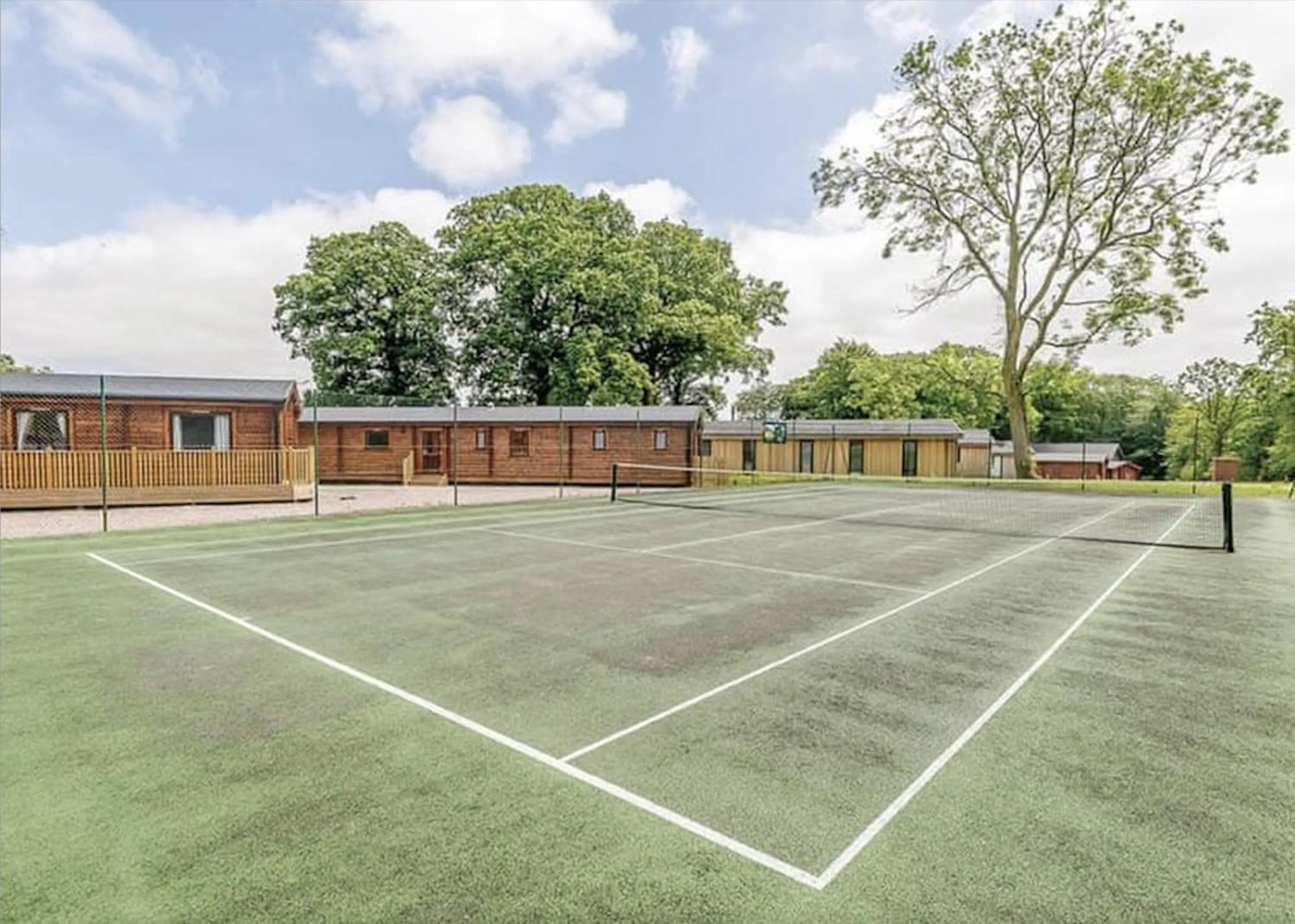 Tennis court in iLodge 73