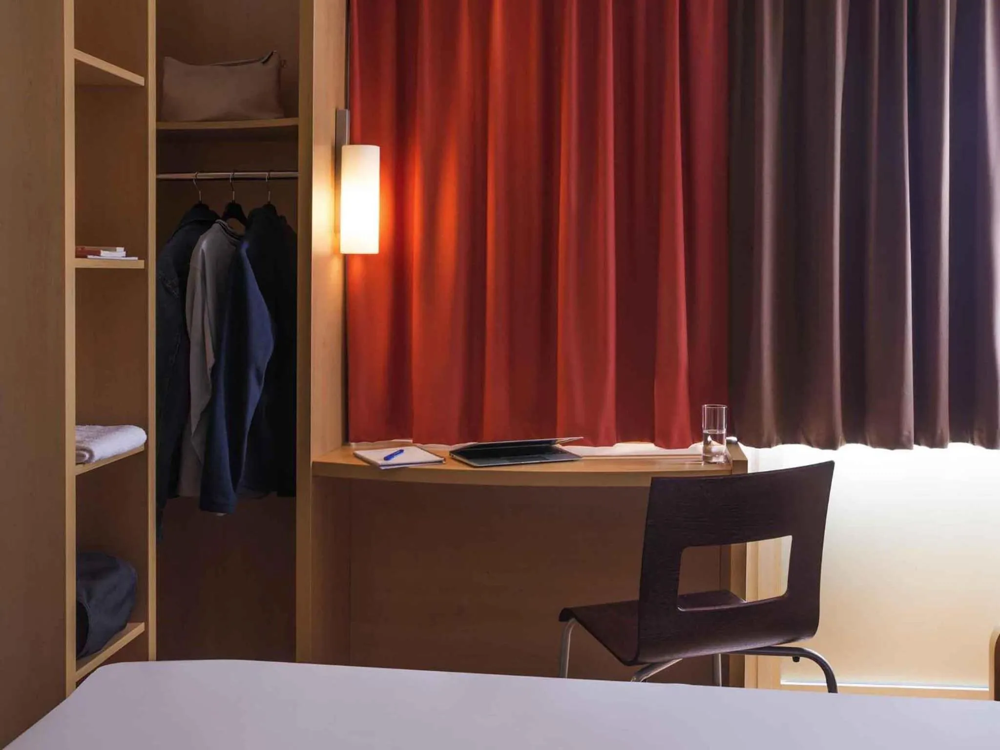 Bedroom, Bed in ibis Nantes Centre Gare Sud