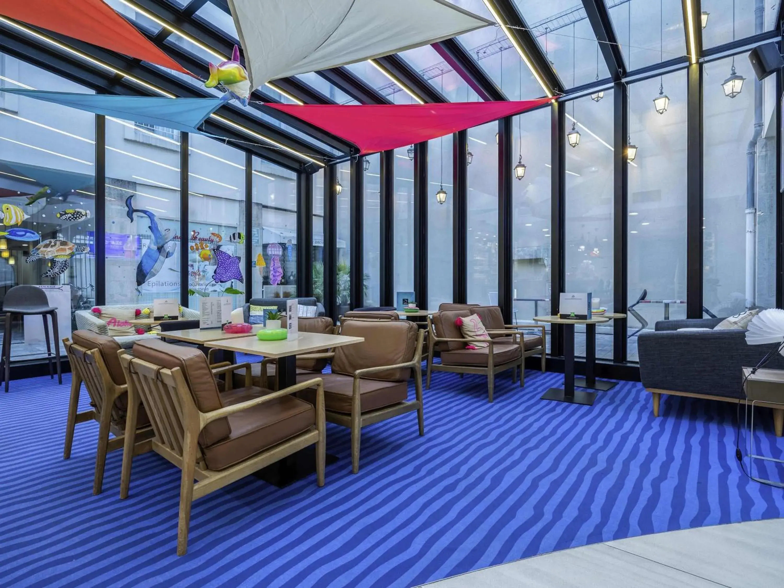 Lounge or bar in ibis Styles La Rochelle Centre Vieux Port Lounge or bar in ibis Styles La Rochelle Centre Vieux Port