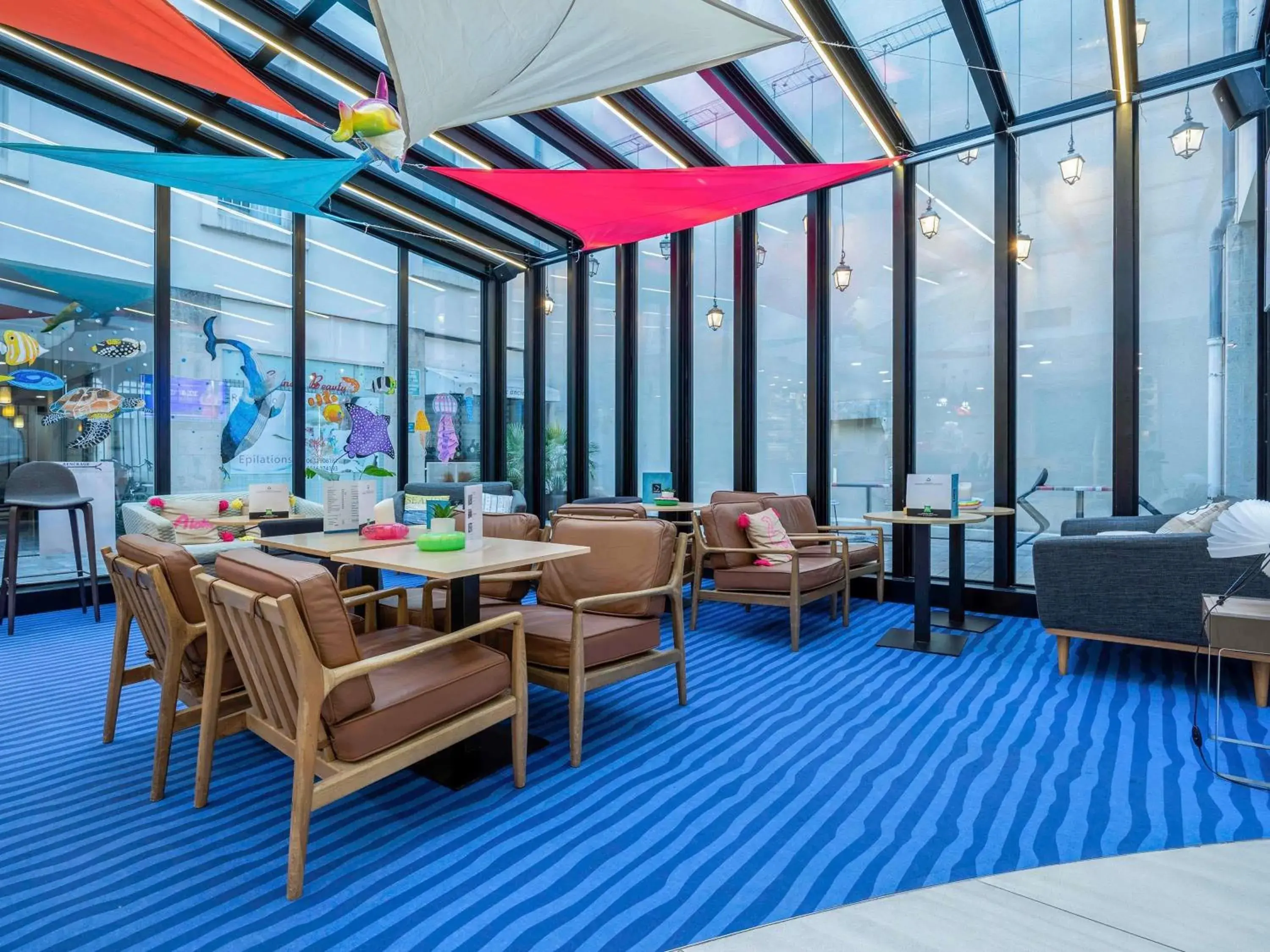 Lounge or bar in ibis Styles La Rochelle Centre Vieux Port Lounge or bar in ibis Styles La Rochelle Centre Vieux Port