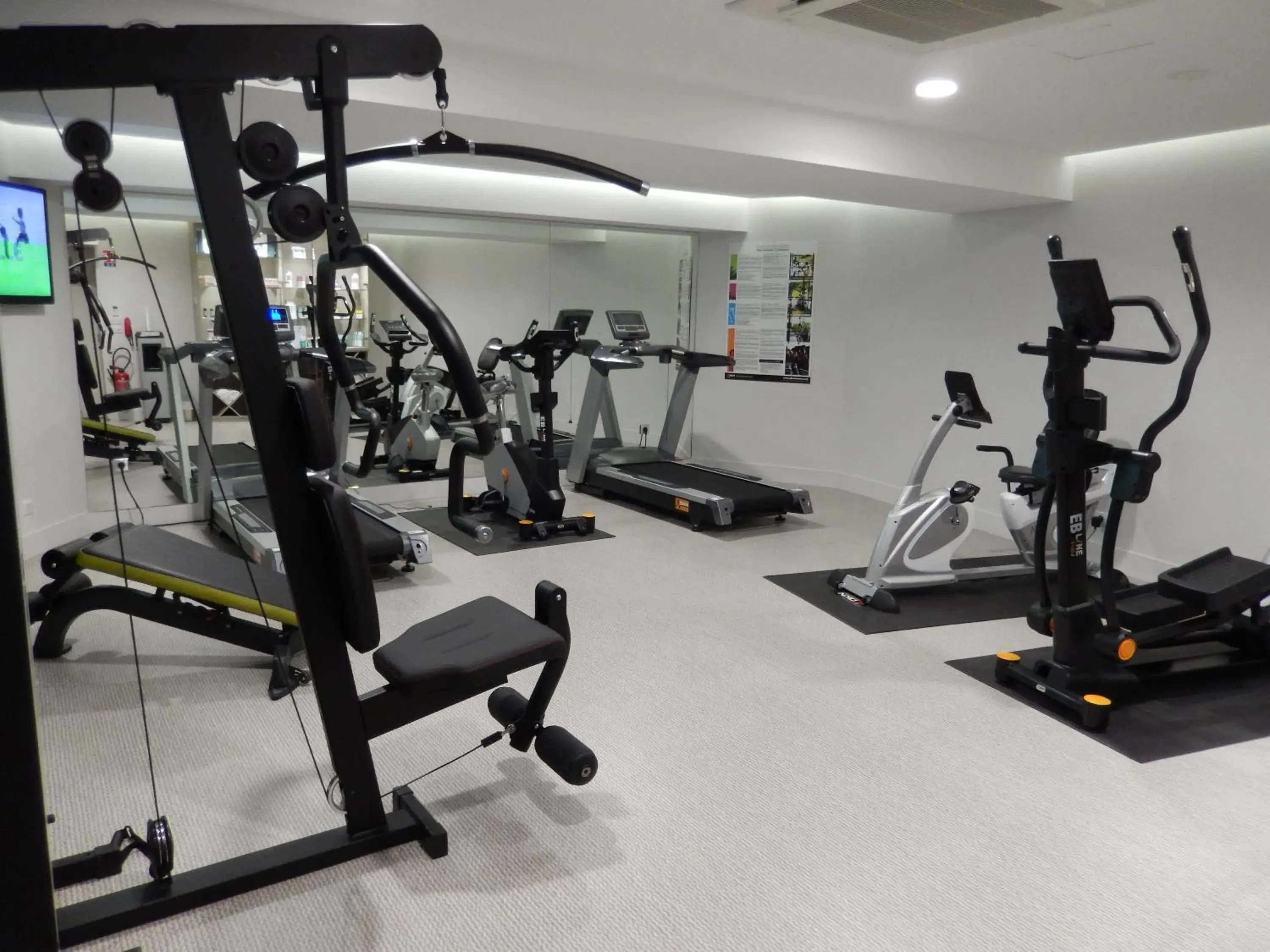 Fitness centre/facilities in ibis Styles La Rochelle Centre Vieux Port Fitness centre/facilities in ibis Styles La Rochelle Centre Vieux Port