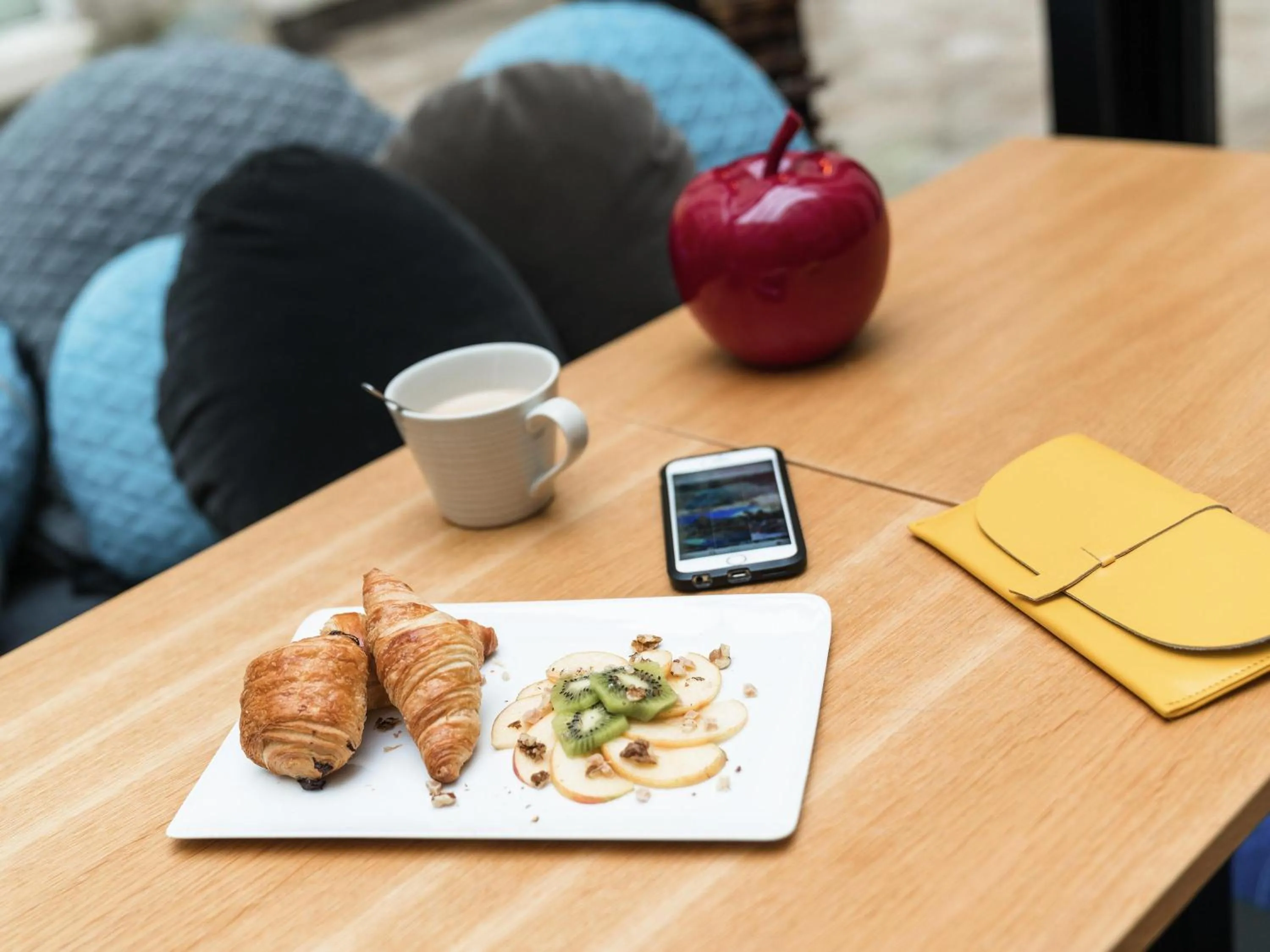 Breakfast in ibis Styles La Rochelle Centre Vieux Port