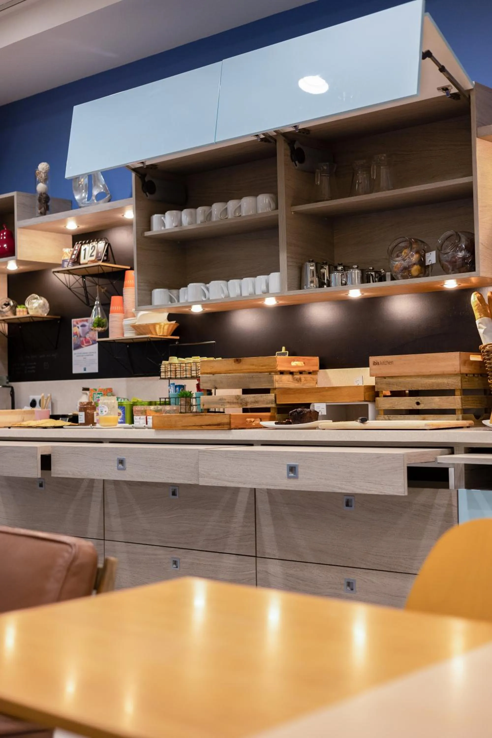 Restaurant/places to eat in ibis Styles La Rochelle Centre Vieux Port