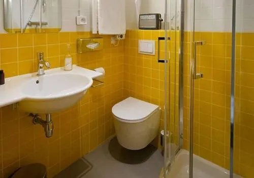 Shower in The Originals City Hotel Artyster Clermont Ferrand