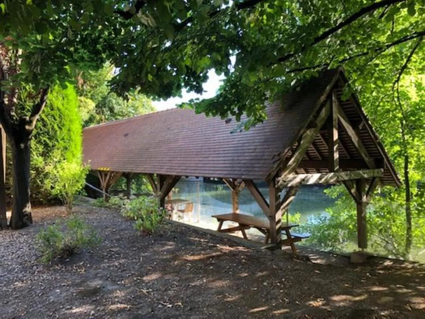 Patio in B&B HOTEL Chartres Centre Cathédrale 3 étoiles