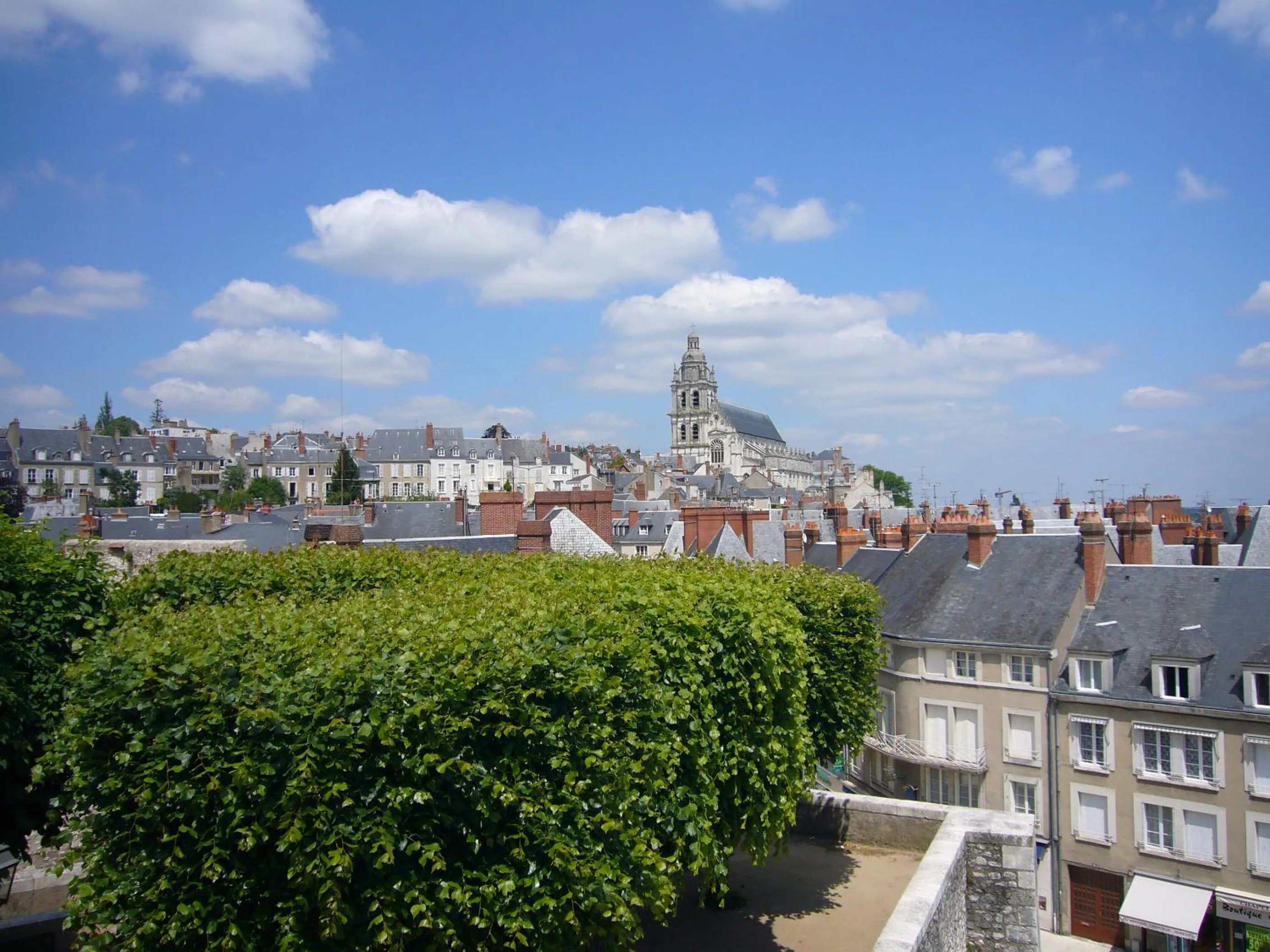 City view in ibis Blois Centre Château