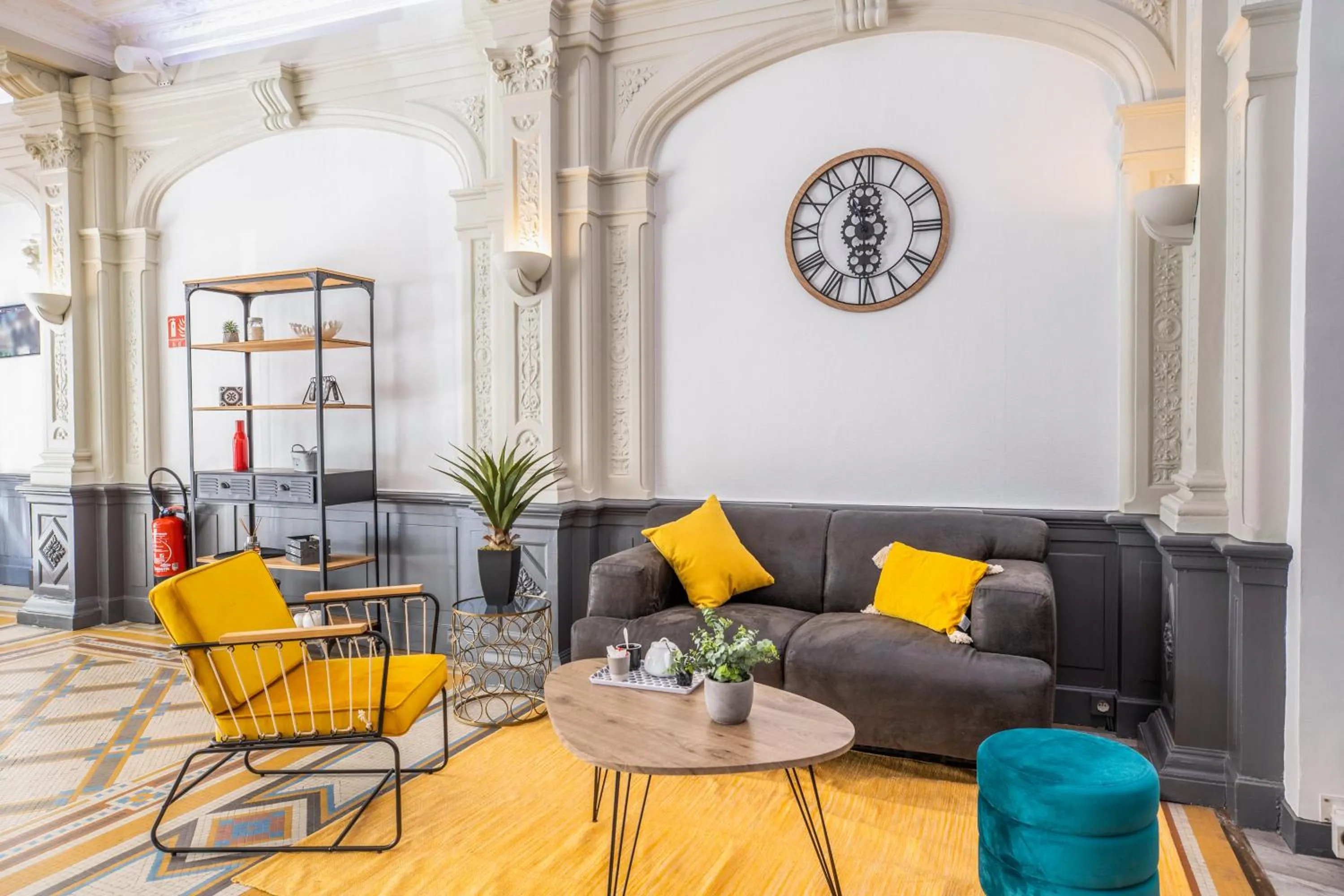 Lobby or reception in ibis Blois Centre Château