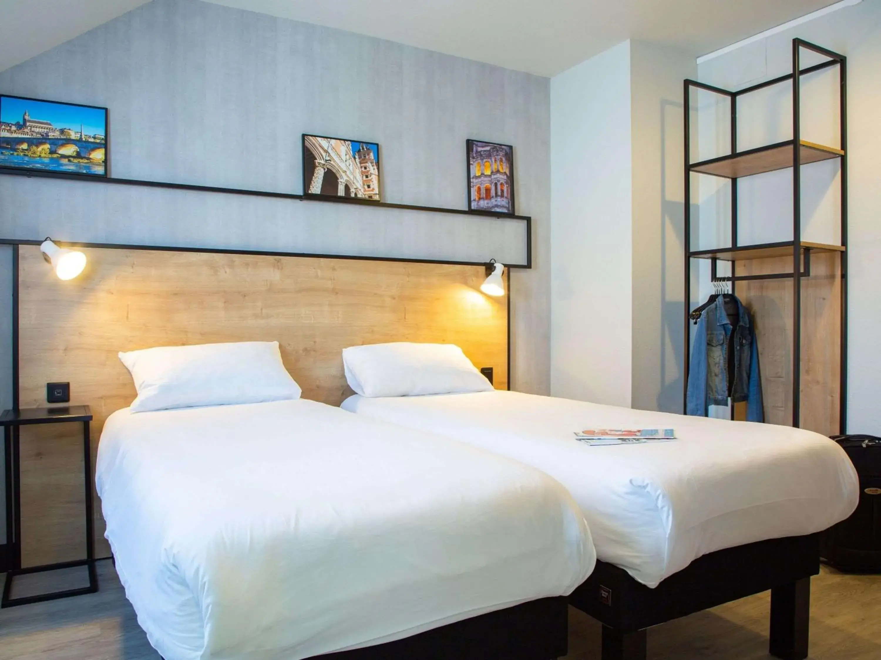 Photo of the whole room, Bed in ibis Blois Centre Château Photo of the whole room, Bed in ibis Blois Centre Château