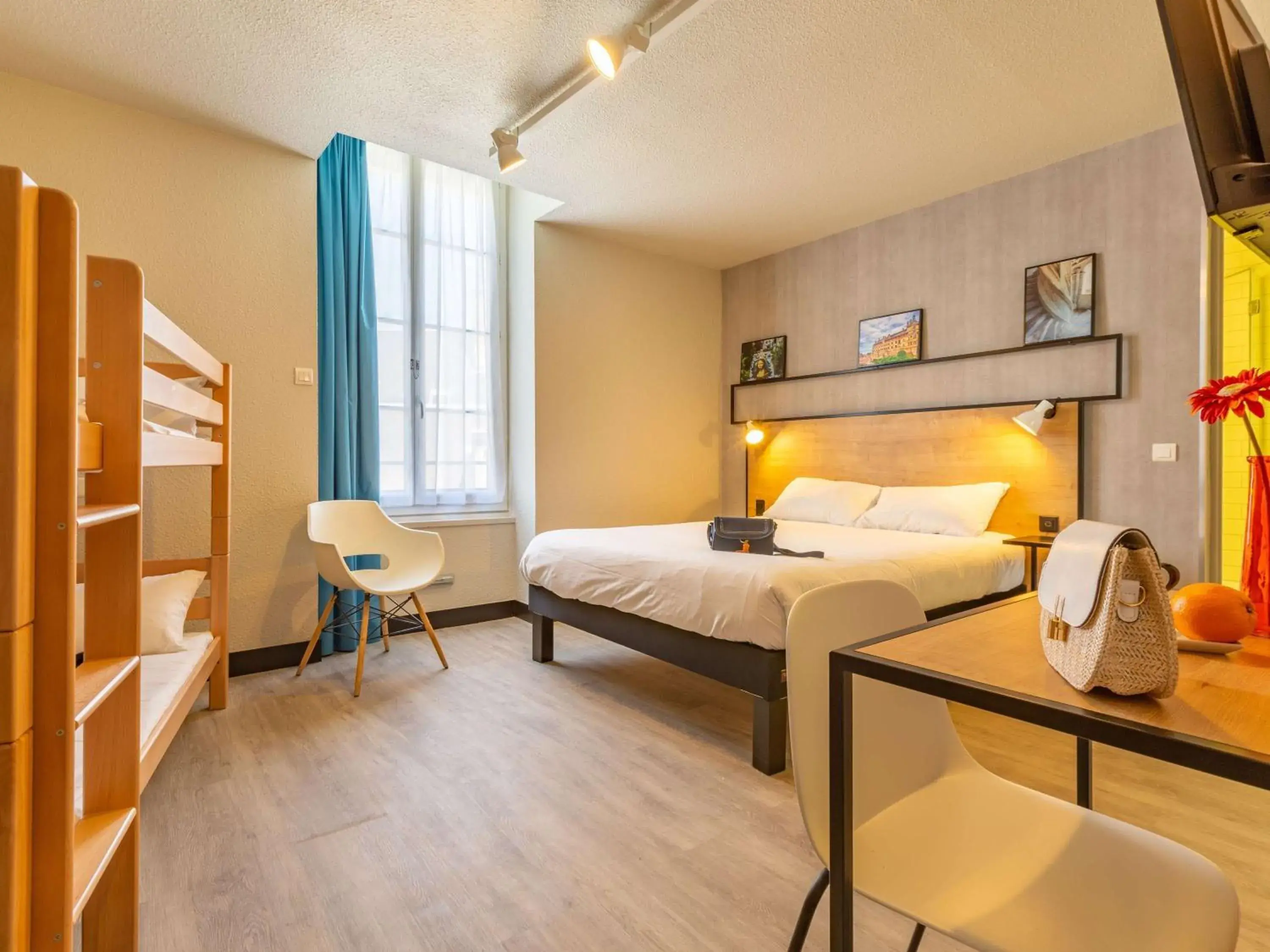 Bedroom, Bed in ibis Blois Centre Château Bedroom, Bed in ibis Blois Centre Château