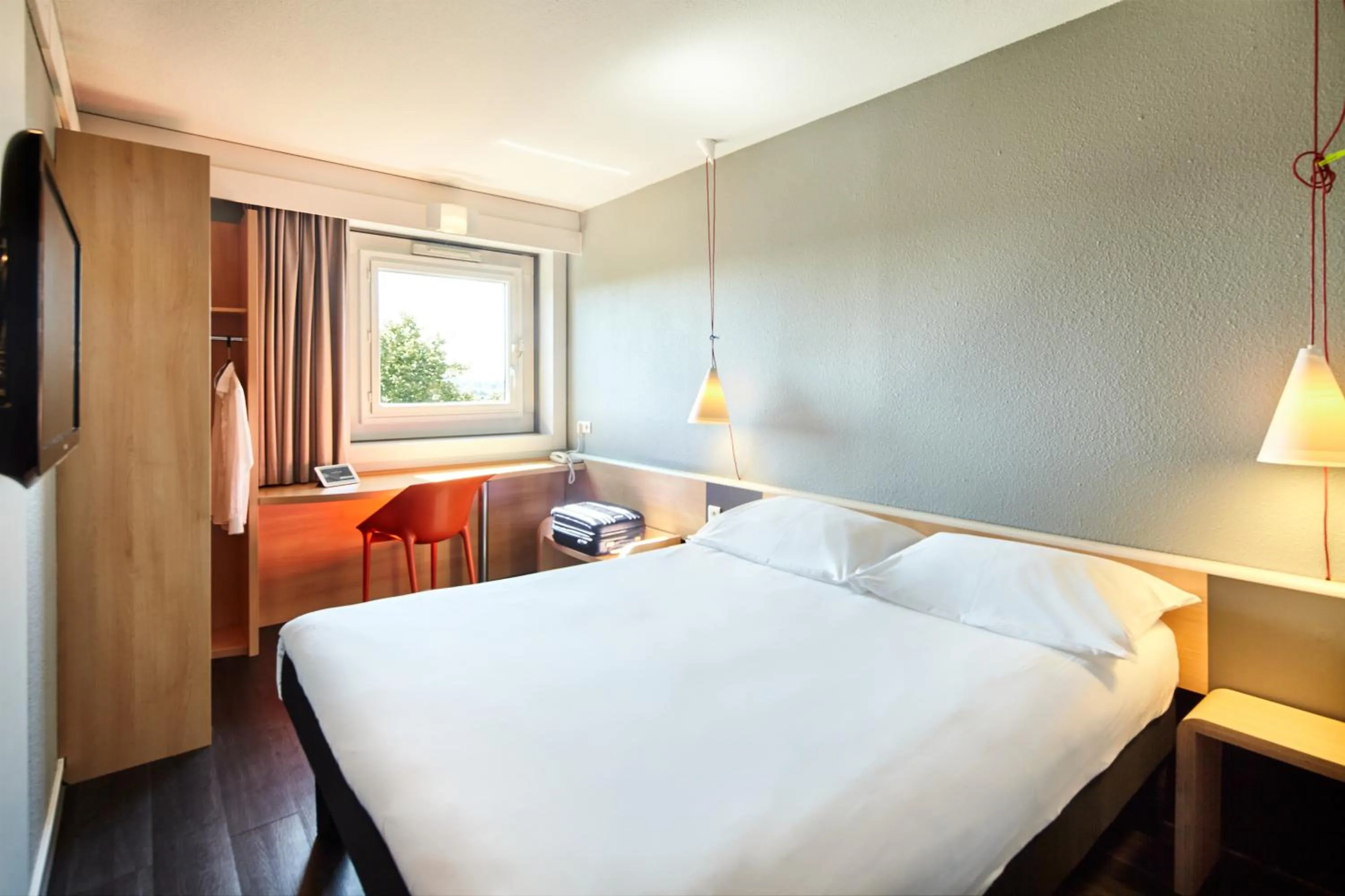 Double Room - Disability Access in B&B HOTEL Versailles Le Chesnay