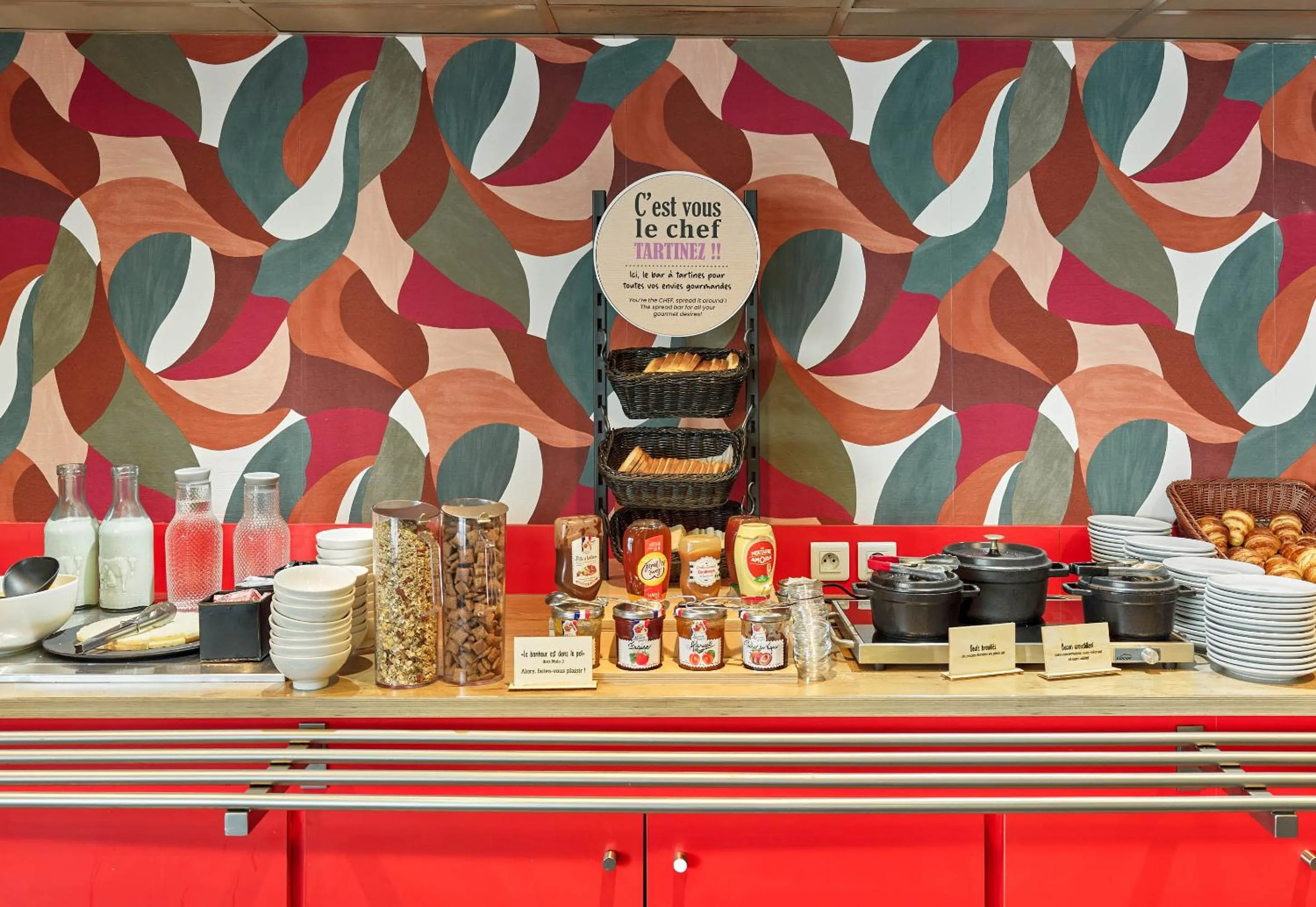 Buffet breakfast in B&B HOTEL Versailles Le Chesnay